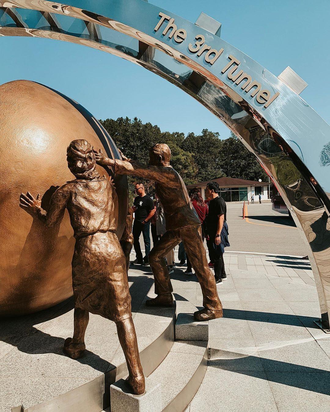 Seoul: DMZ, Suspension Bridge, Starfield & Bueongsa Temple 3
