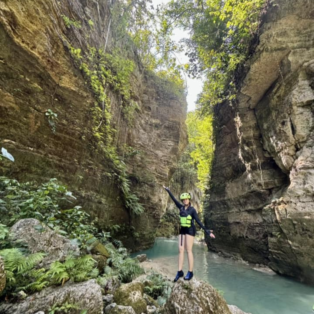 Kawasan Falls Canyoneering Transfers from Cebu with Lunch 3