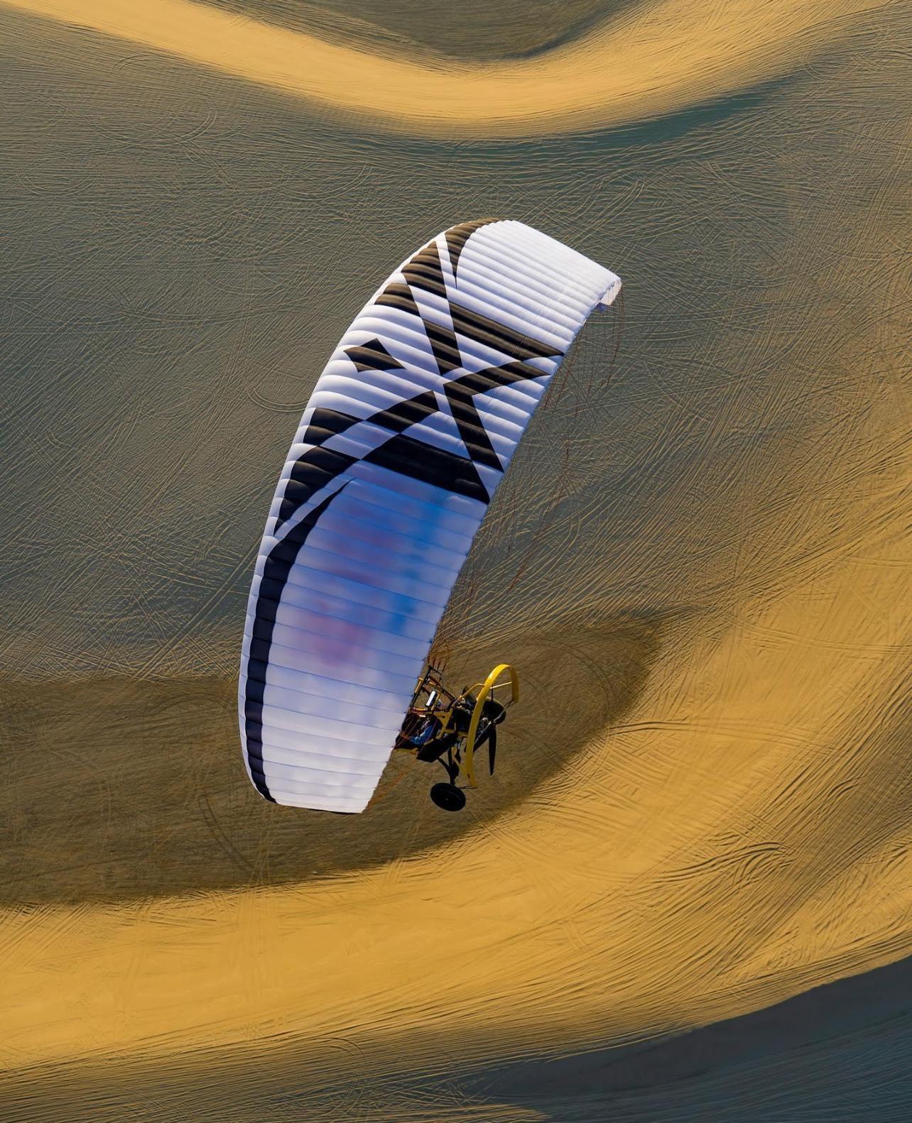 Doha: Paratrike Sky Ride over Desert & Sea Views 2