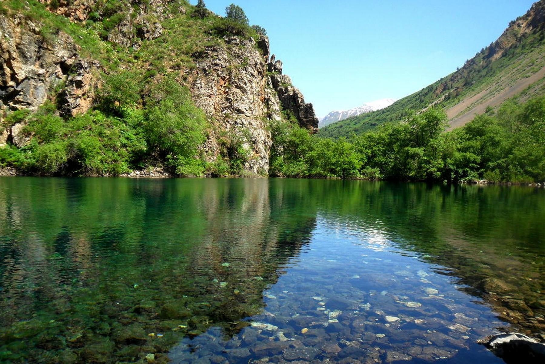 From Tashkent: Jade Lake Day Trip with Classic Niva Ride 2