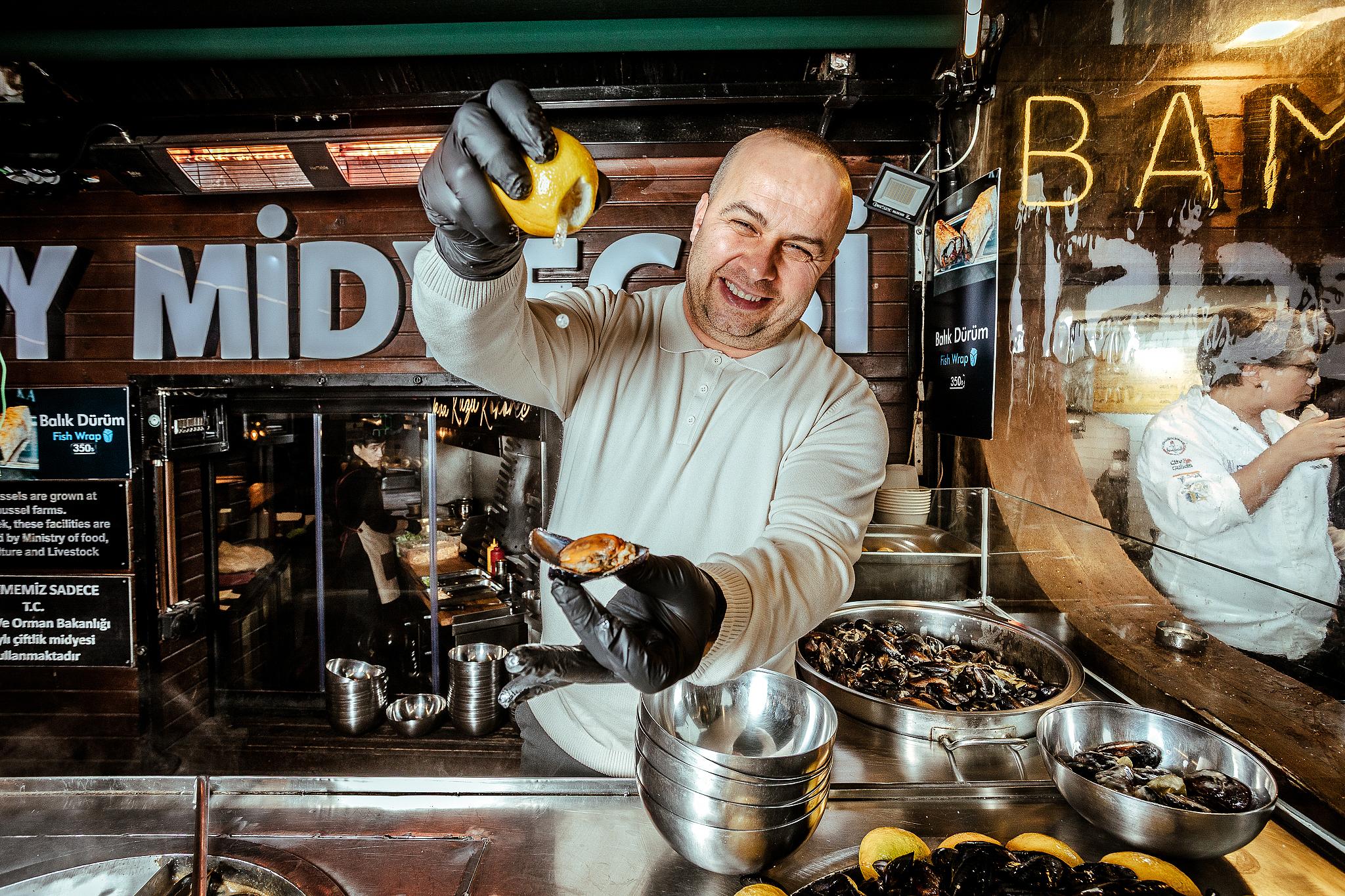 Istanbul: Bosphorus Bites Food Tour 14+tastings/2 continents 2
