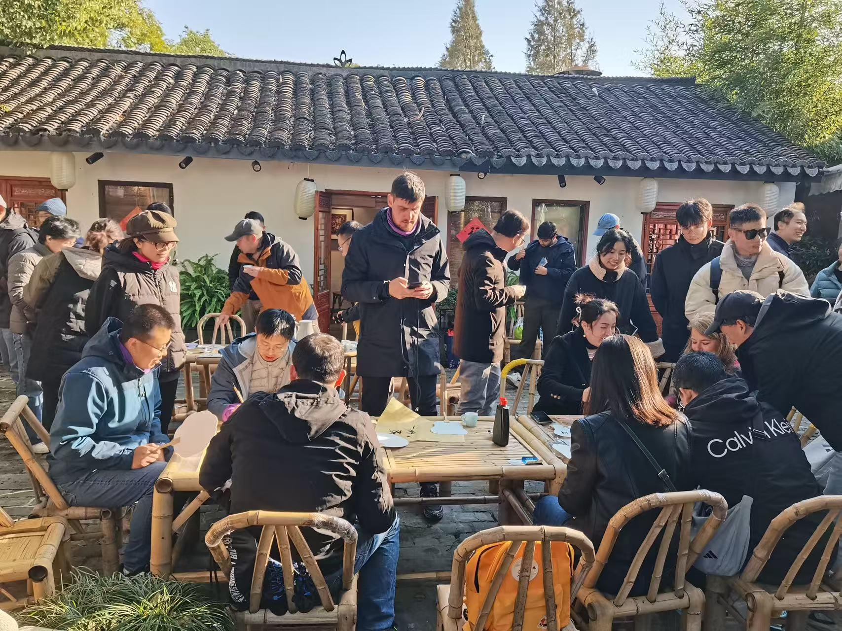【ChinaGem】Shanghai: Zhujiajiao Water Town&Film Park Day Trip