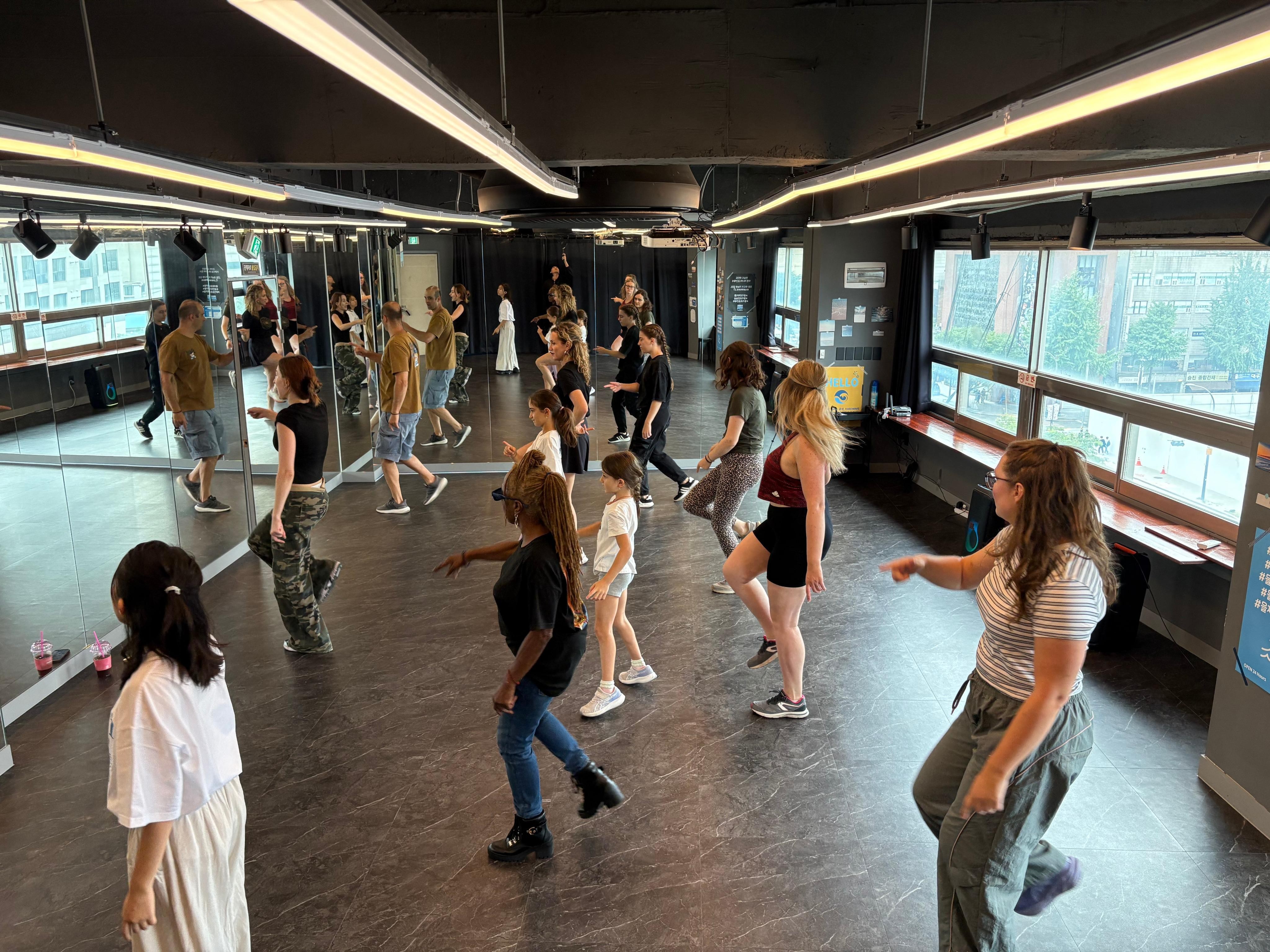 Myeongdong,Euljiro Seoul: K-Pop Dance Class &(Video Inclu.) 3