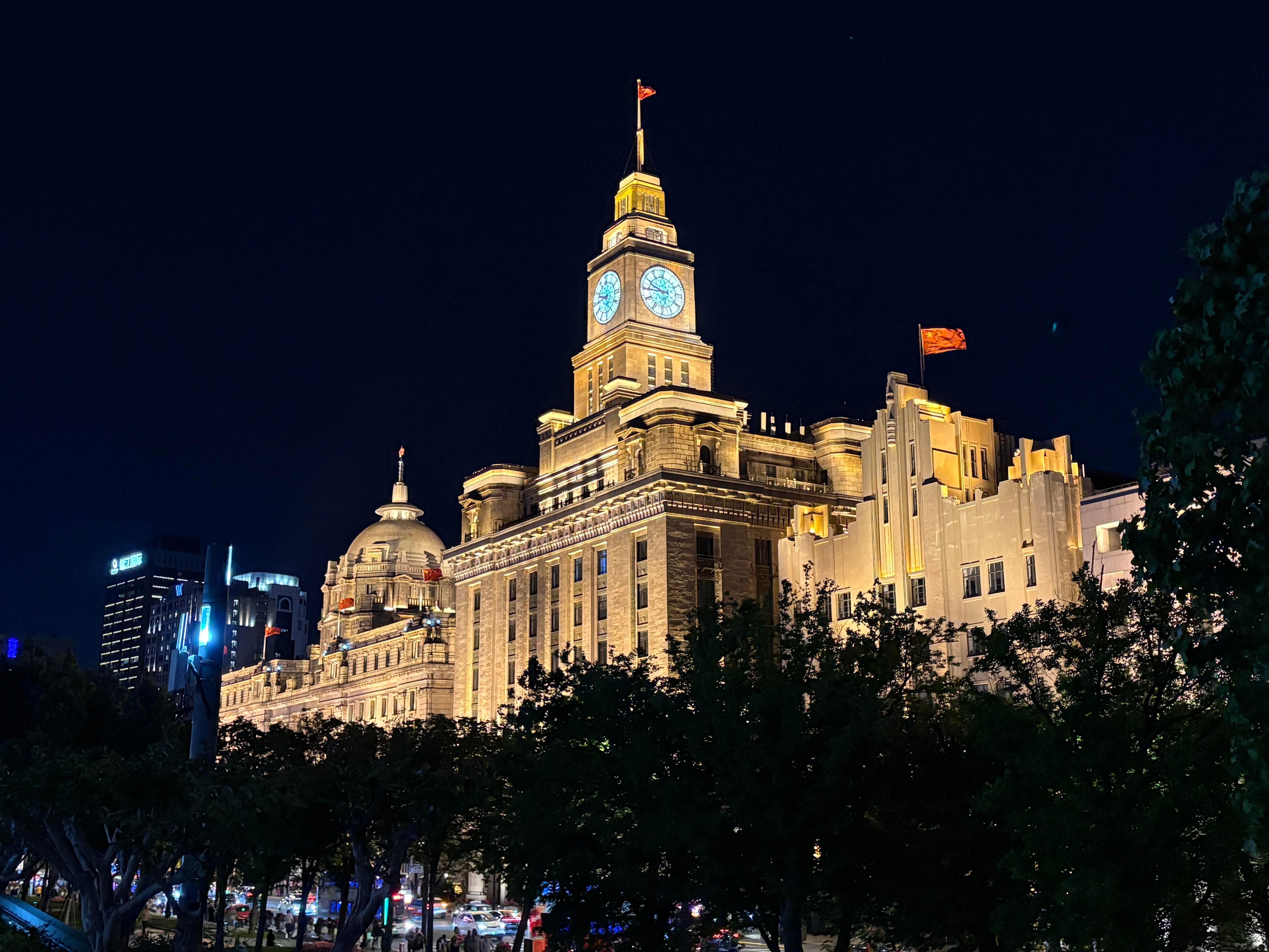 Shanghai: Yu Garden, Zhujiajiao & Night Sightseeing Tour