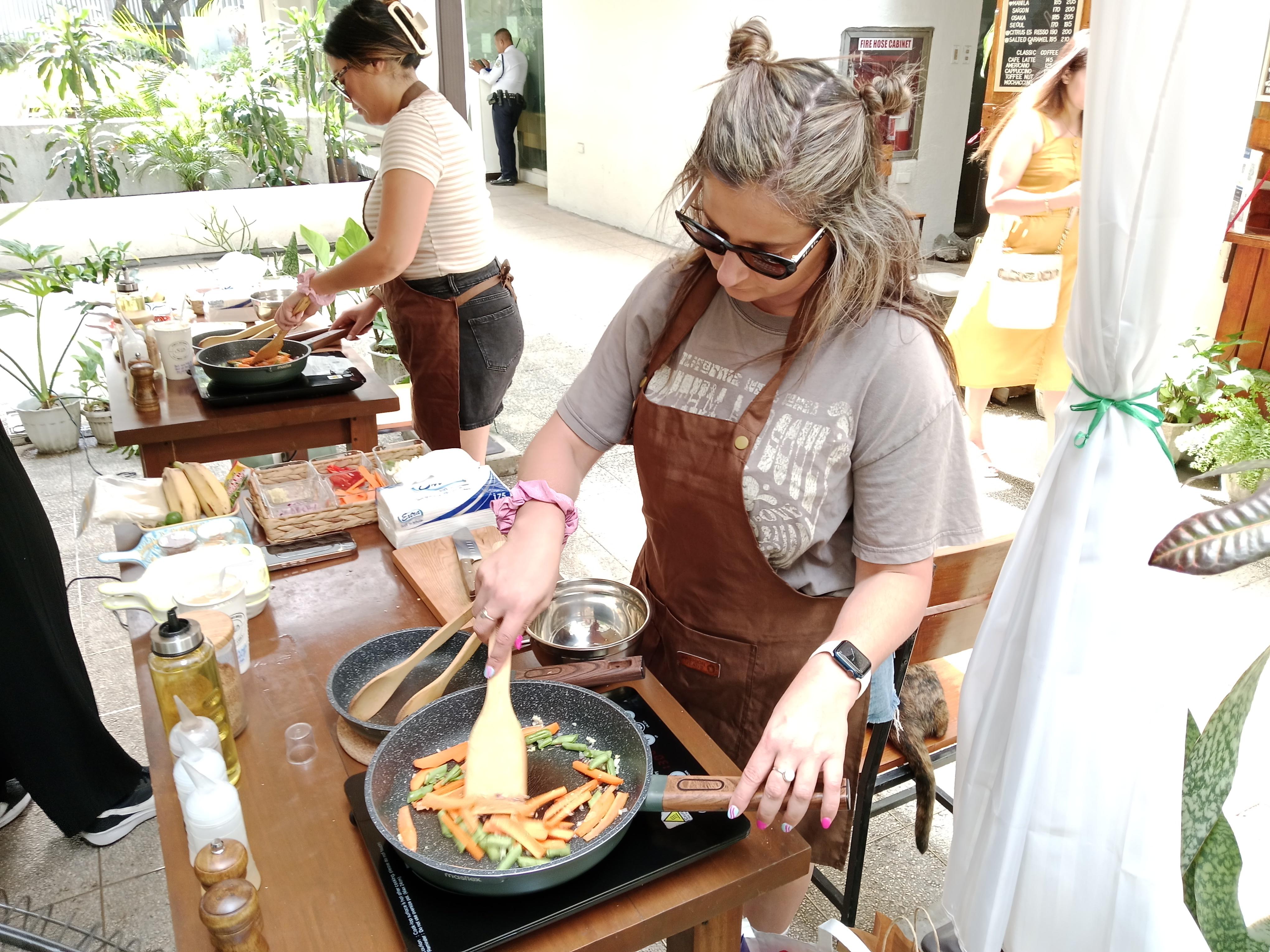 Manila: Hands on Manila Cooking Class 2