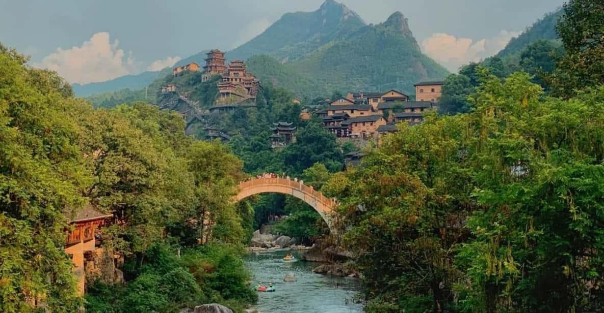 From Shanghai: Wangxian Valley 2-Day Private Tour by Train