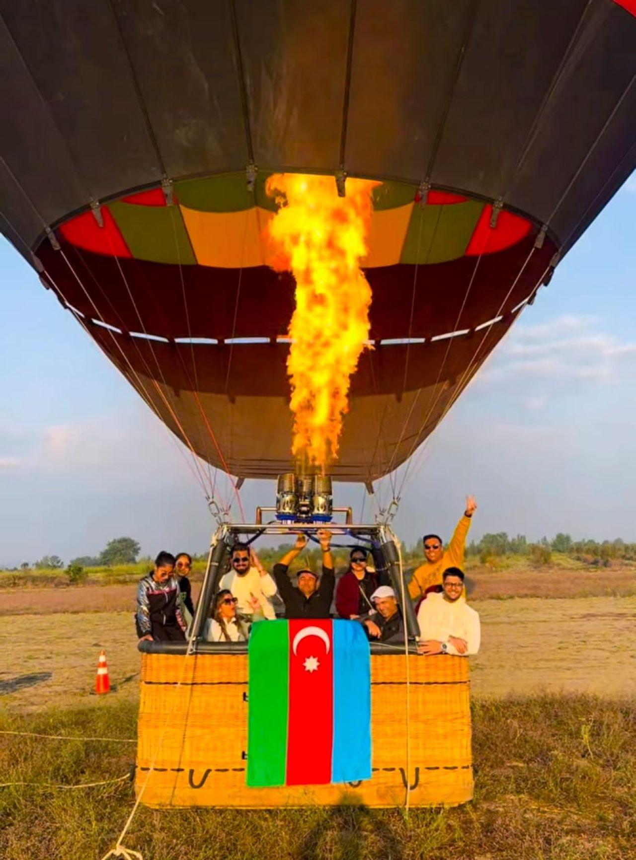 From Baku: Hot Air Balloon, Zipline, and Off-Road Adventure