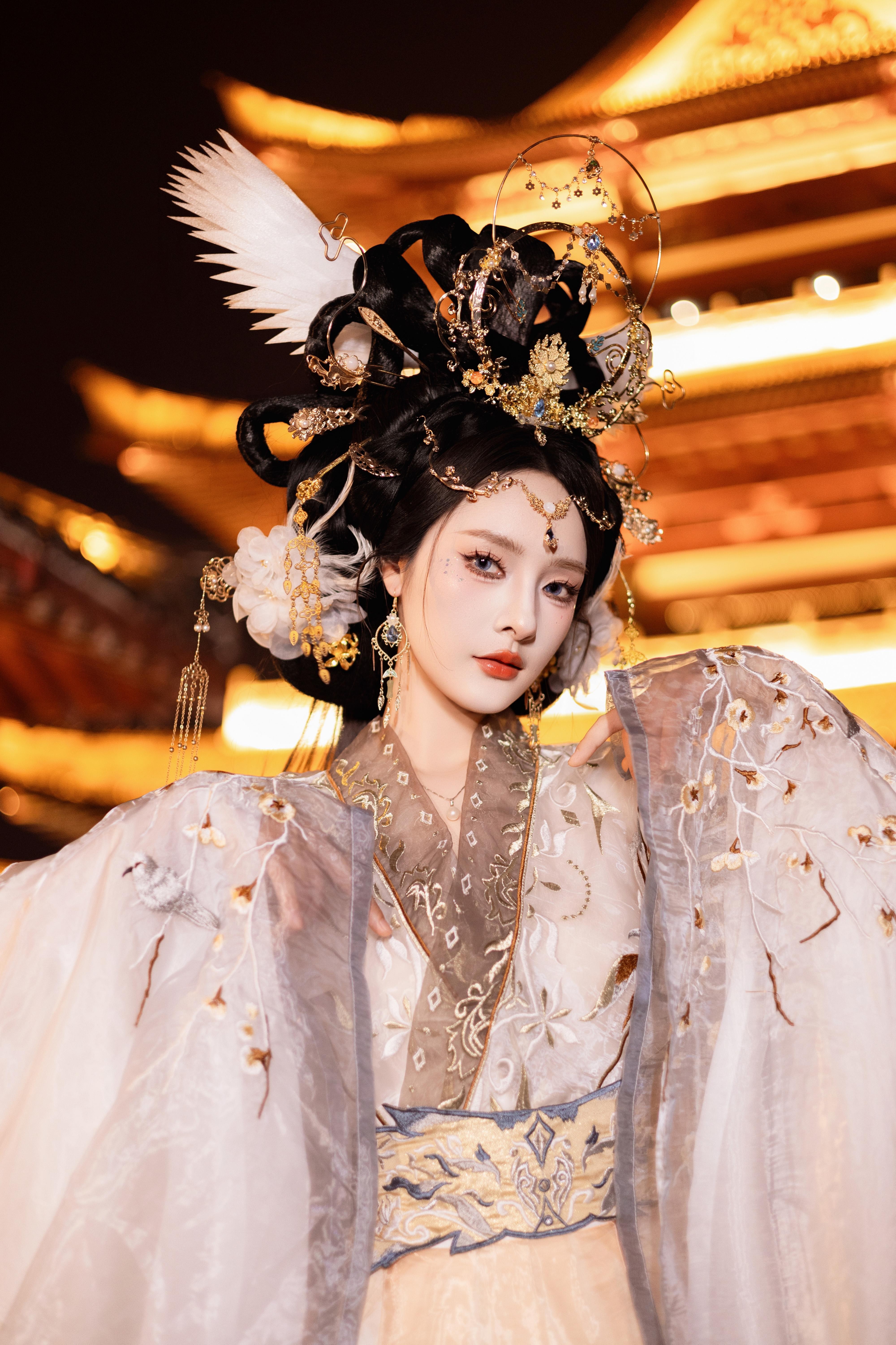 Shanghai: Traditional Hanfu Dress-Up & Photoshoot Experience 2