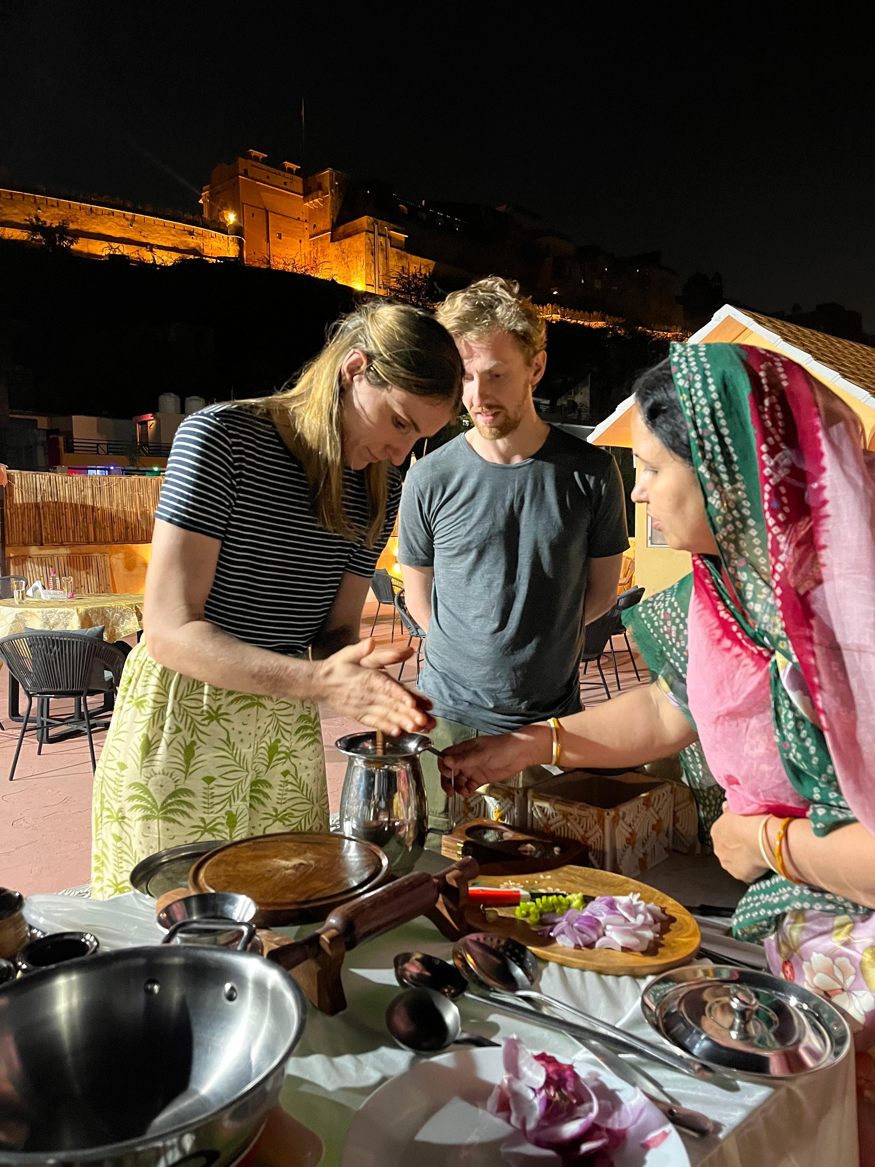 Jaipur: Amer Fort Rooftop Cooking Class with Dinner