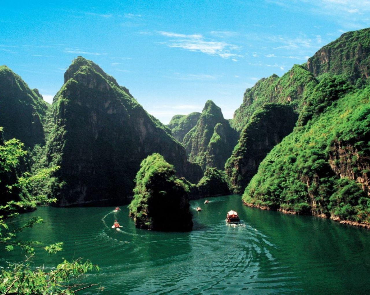 Badaling Great Wall & Longqing Gorge Day Trip with Driver 3