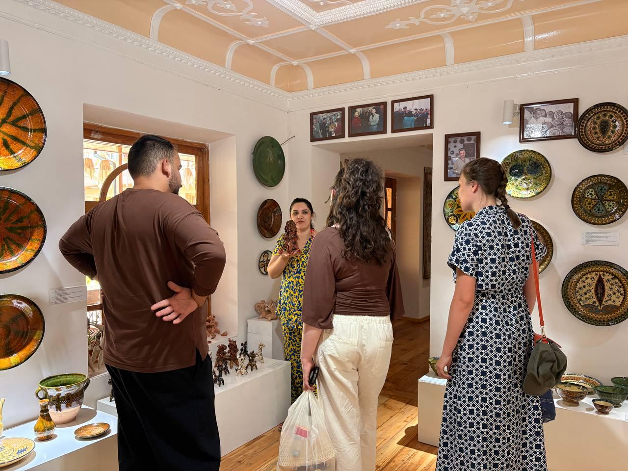 Tashkent: Gijduvan-Style Paint-Your-Own Pottery Workshop 3