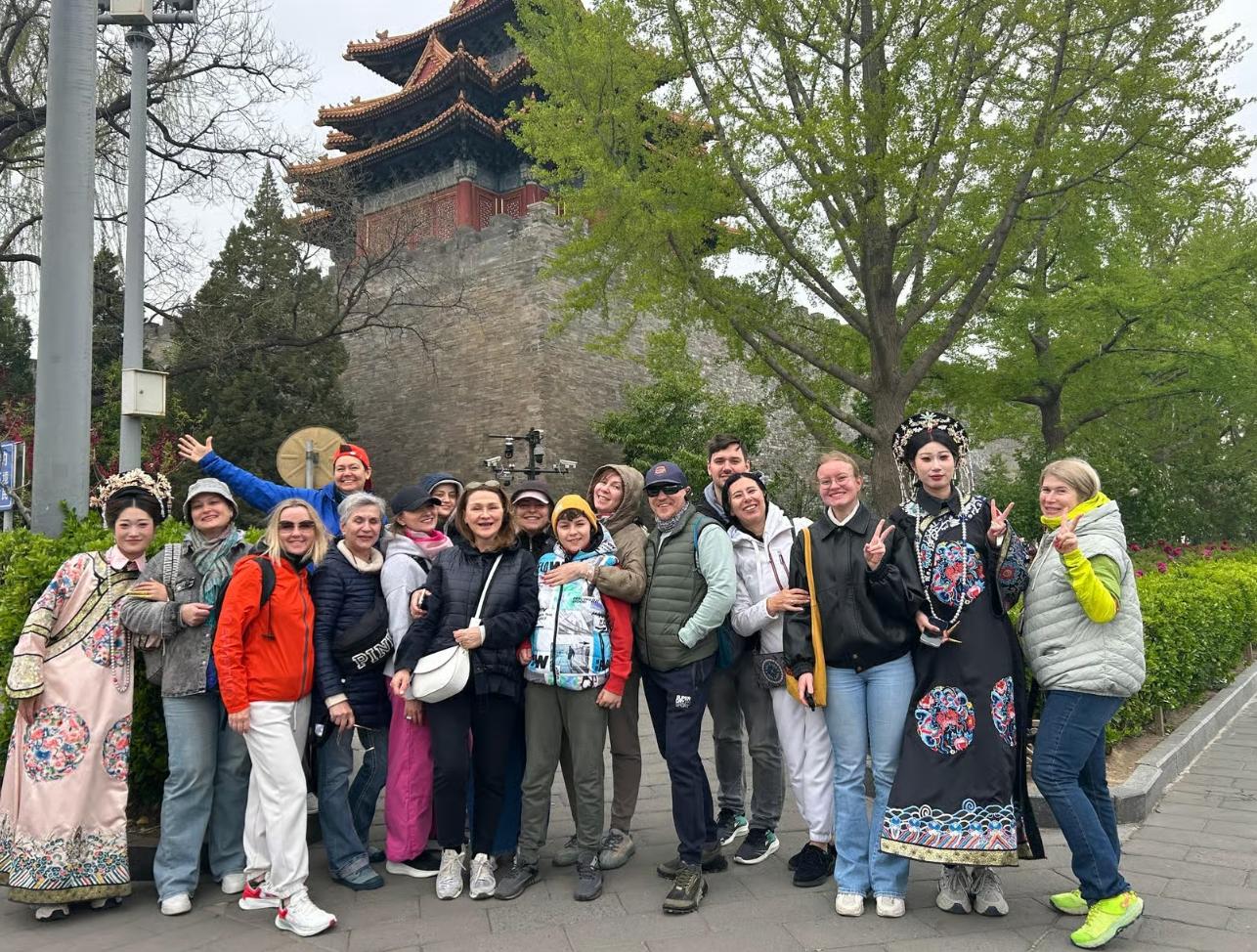 Forbidden City Tour with Afternoon Tea and Hotpot in Qianmen 2
