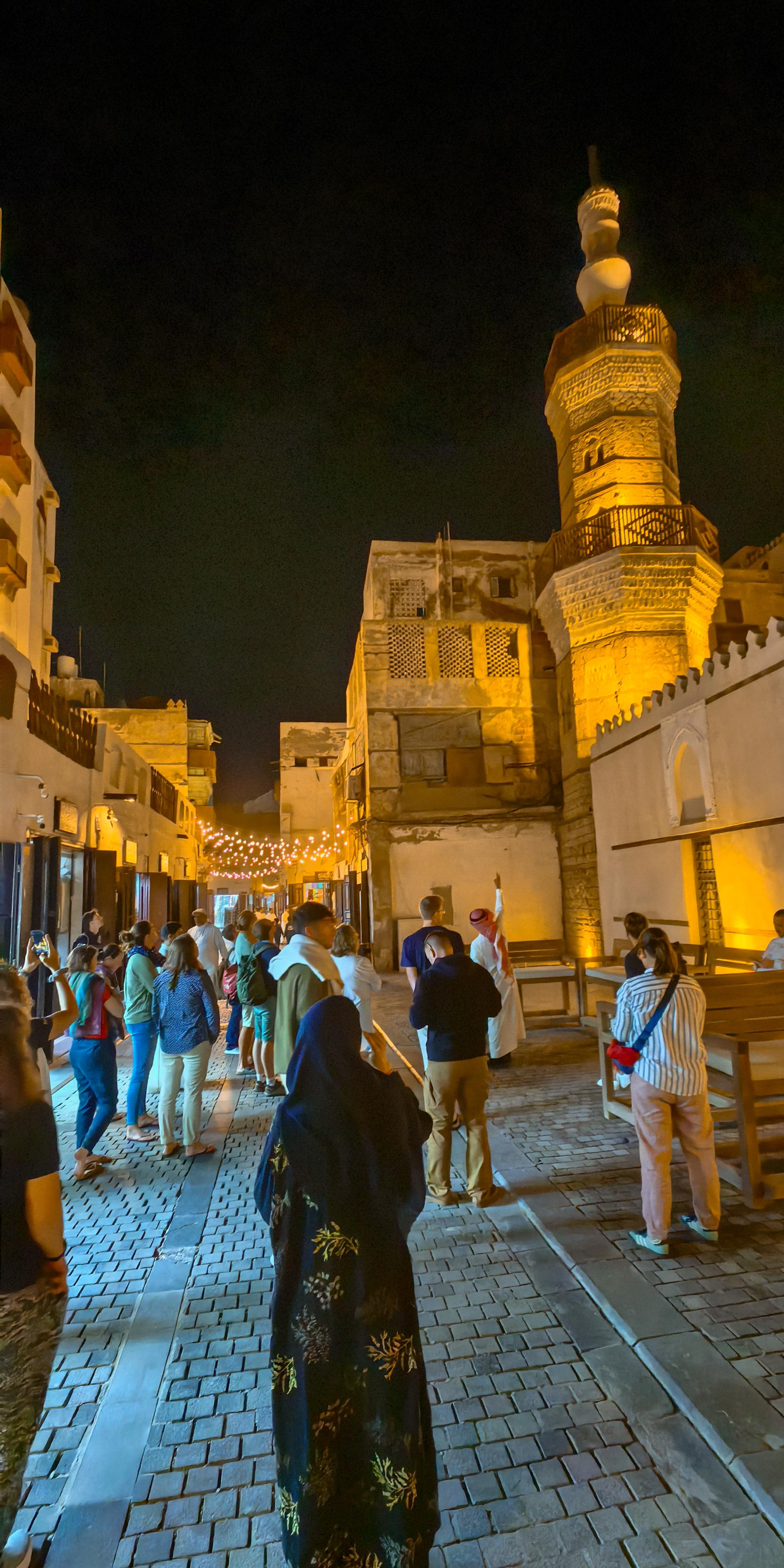 Historic Hajj Route & Artisans’ Alley Tour 3