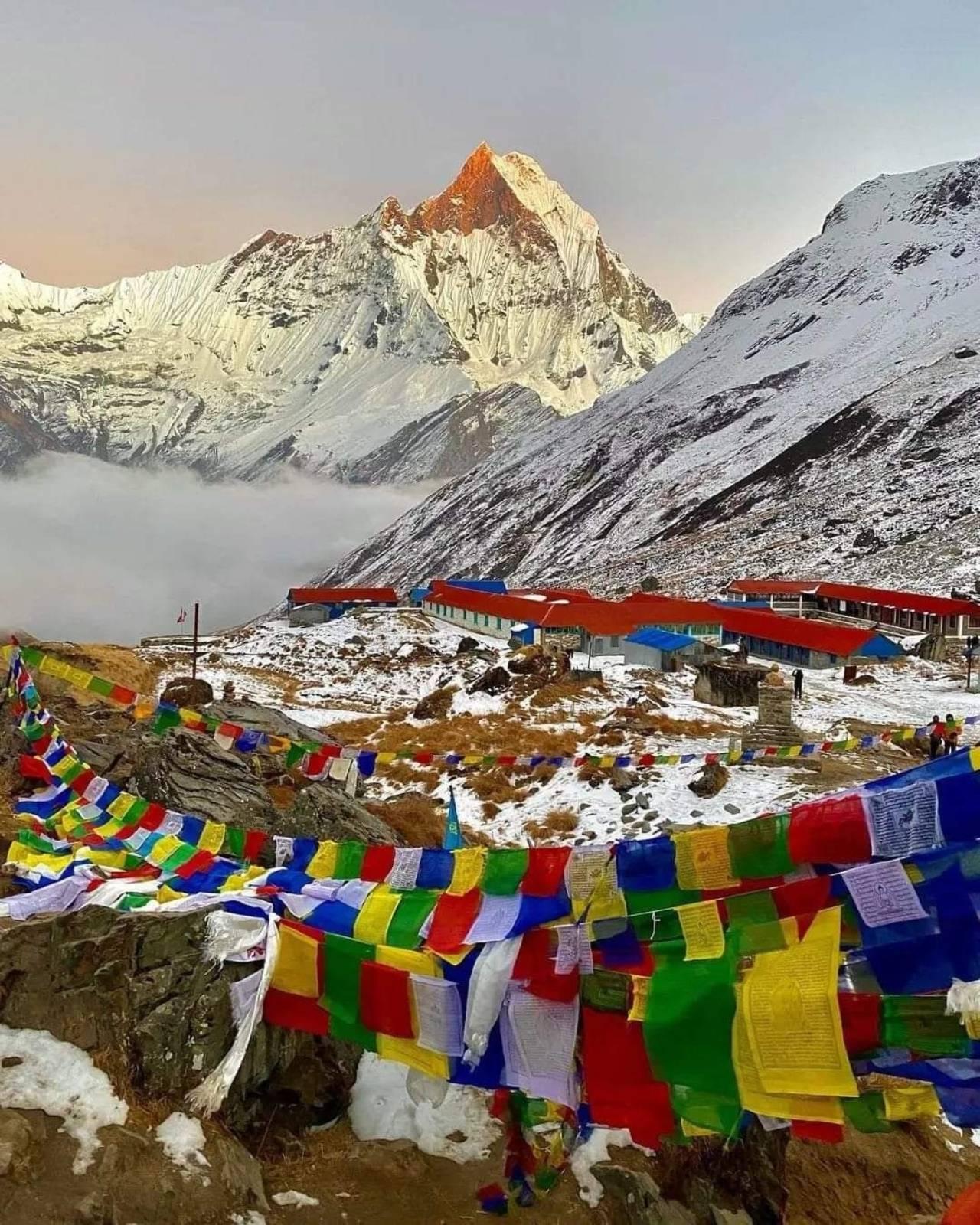 Annapurna Circuit Trek 14 Days with Guide 3