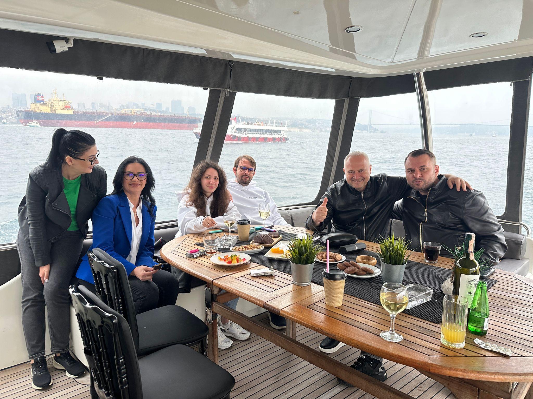 Istanbul: Private Bosphorus Tour on Luxury Yacht Eco#8 2