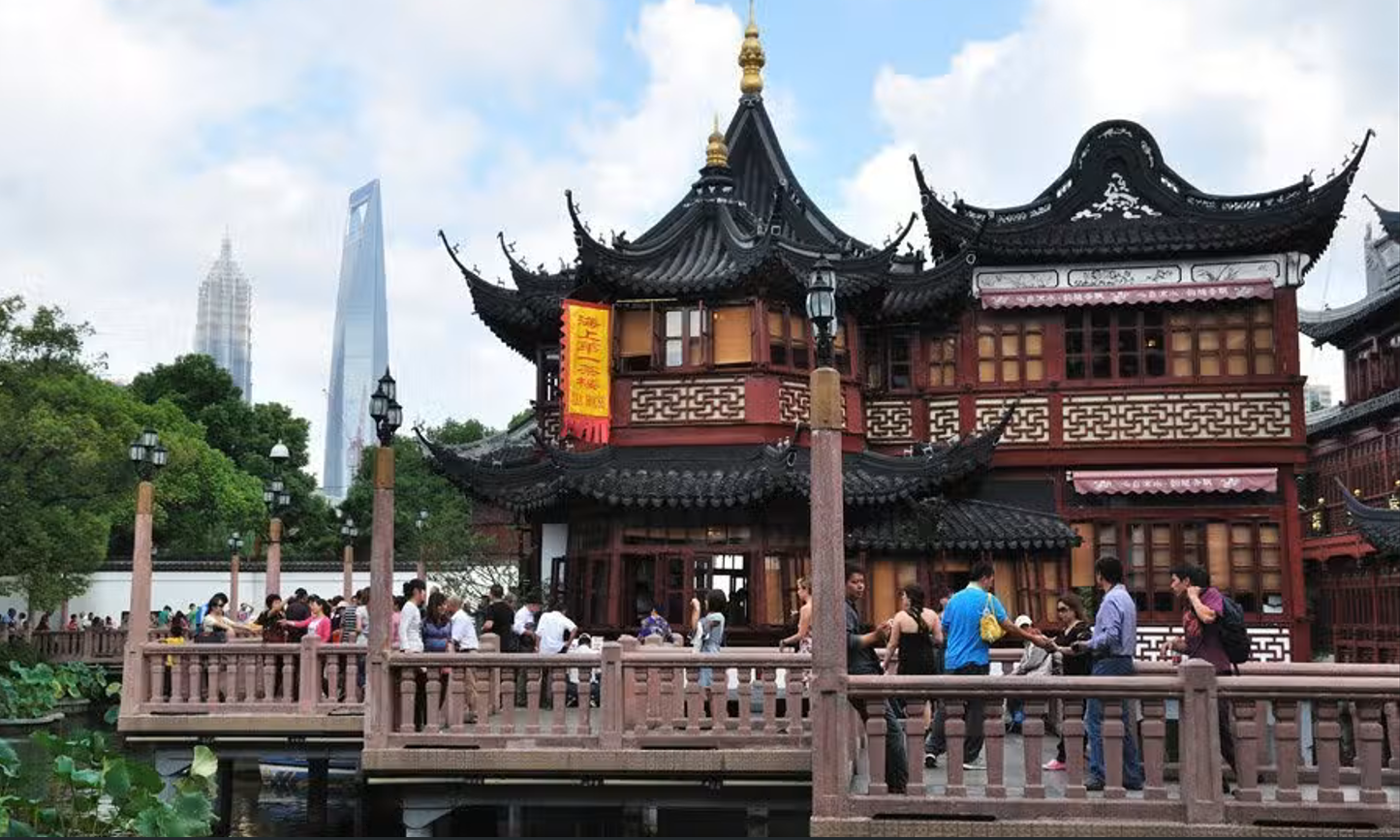 Full Shanghai Sightseeing Tour in Spanish with Entrance Tickets and Lunch