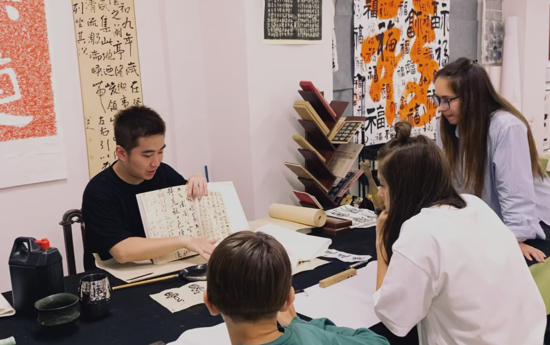 Shanghai: Market Tour and Calligraphy Class with Guide 3