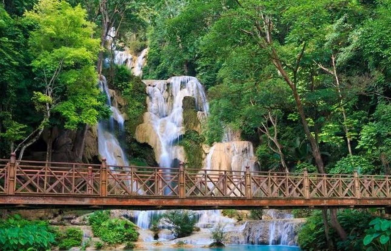 Luang Prabang: Pak Ou Caves Cruise & Kuang Si Waterfalls