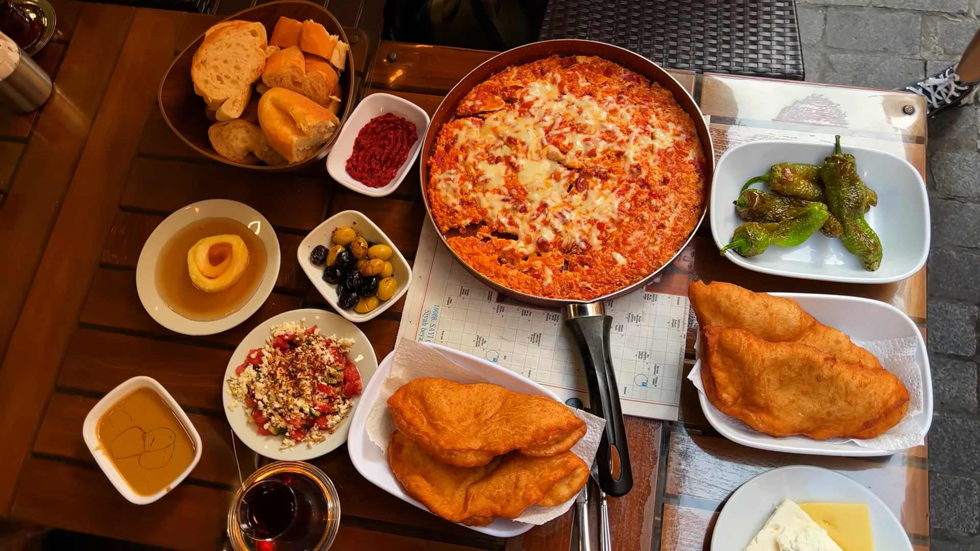 Istanbul: Private Food Tour with Breakfast and Lunch