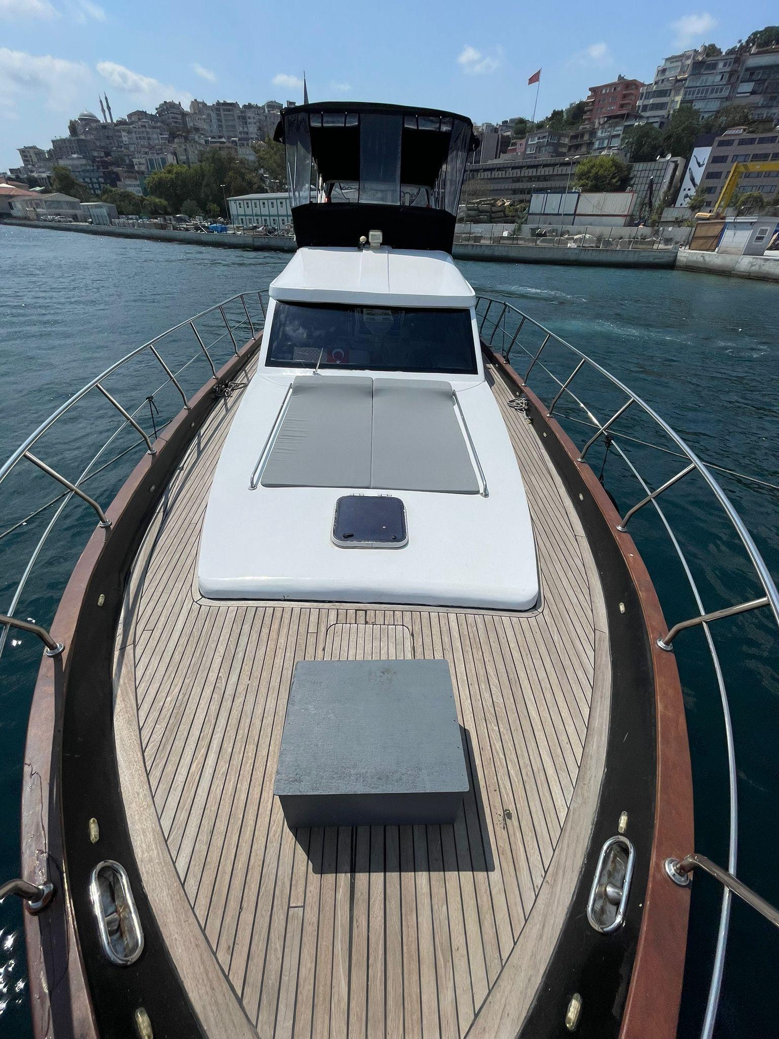 Istanbul: Private Bosphorus Tour on Luxury Yacht Eco#8 3