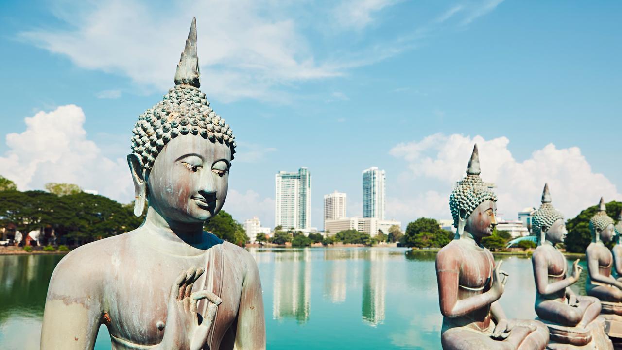 5 Days Sri Lanka Tour with 4 Star H/B Hotels