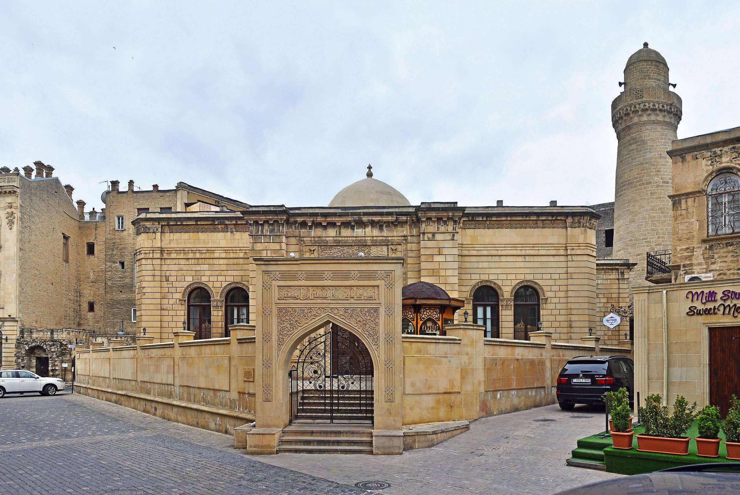 Best of Baku: 30+ Old & New Sights on a 4-Hour Walking Tour 3