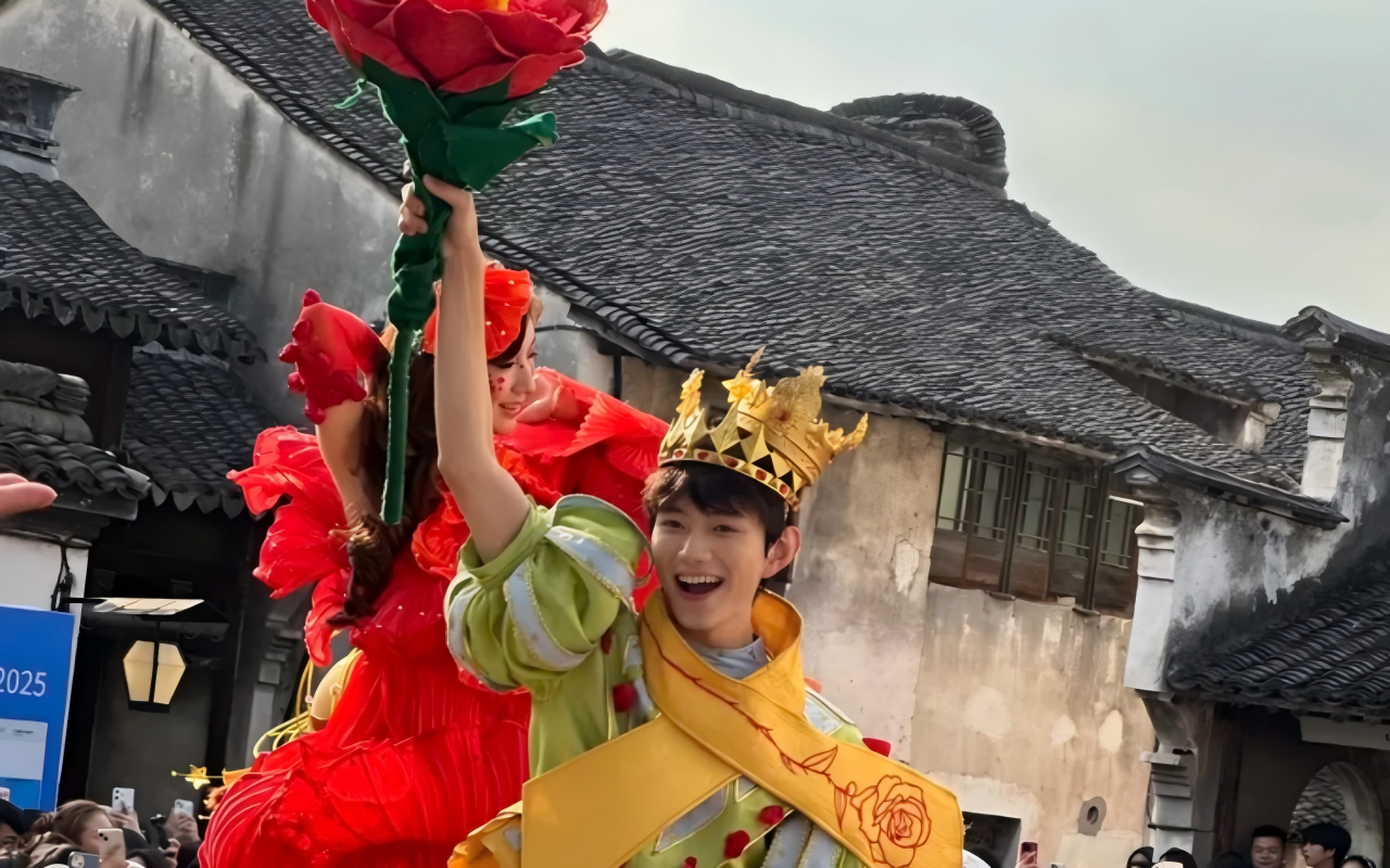 Shanghai to Wuzhen Day Trip: Water‑Town Culture 2