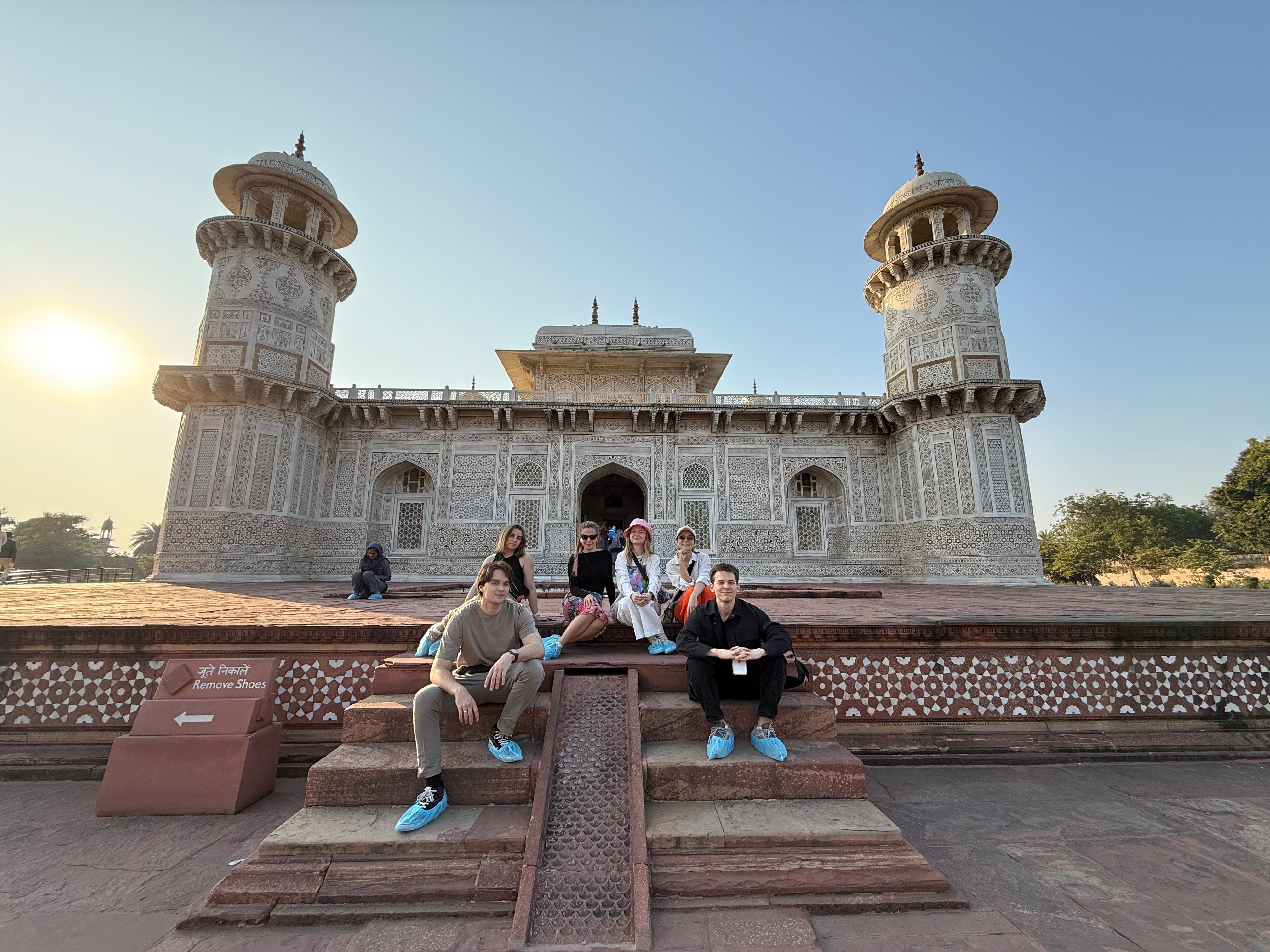 Delhi: Taj Mahal Sunrise & Agra Private Tour with Guide 2