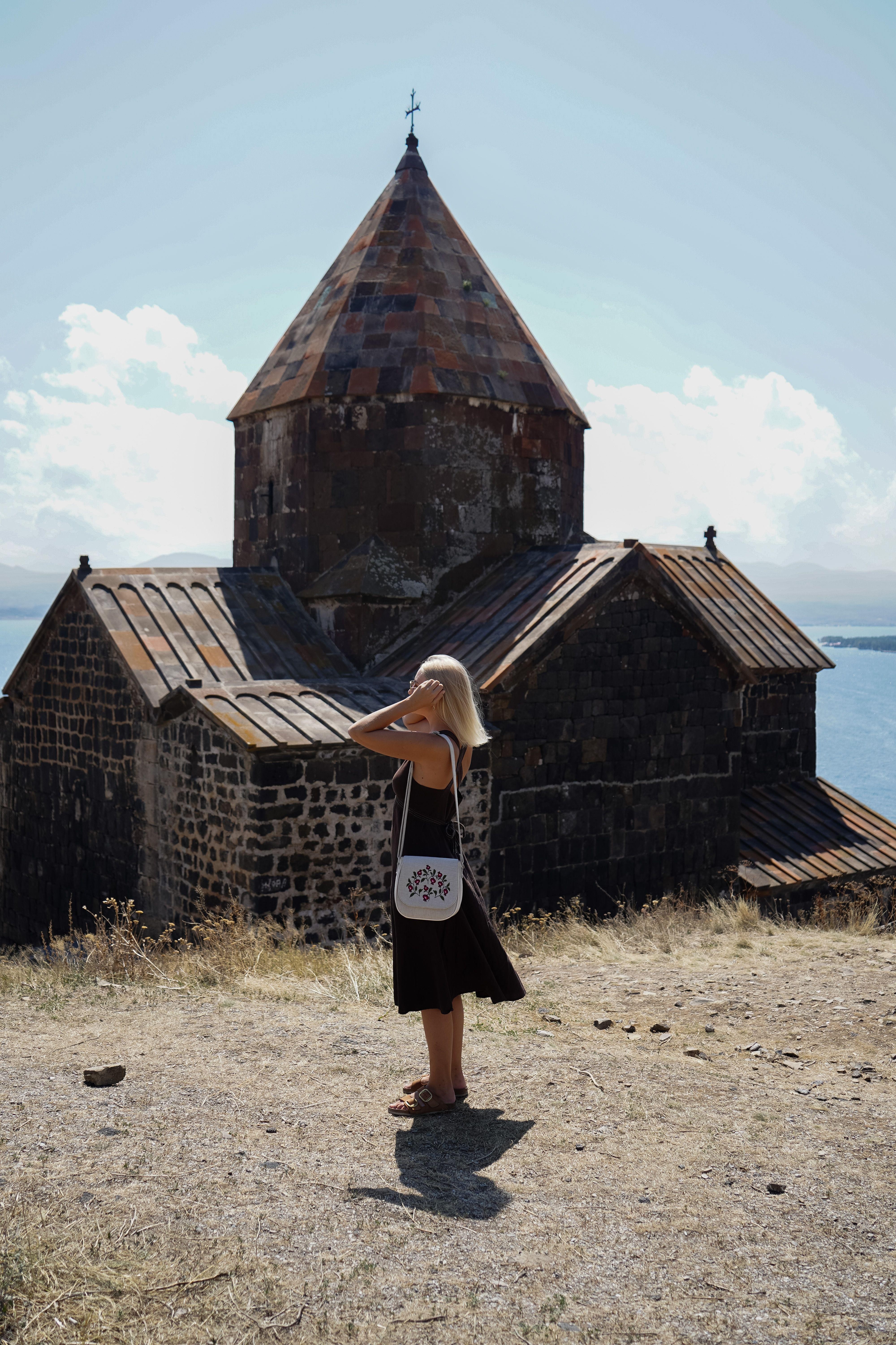 Tbilisi: Yerevan, Dilijan, Sevan & Lavash Experience Tour