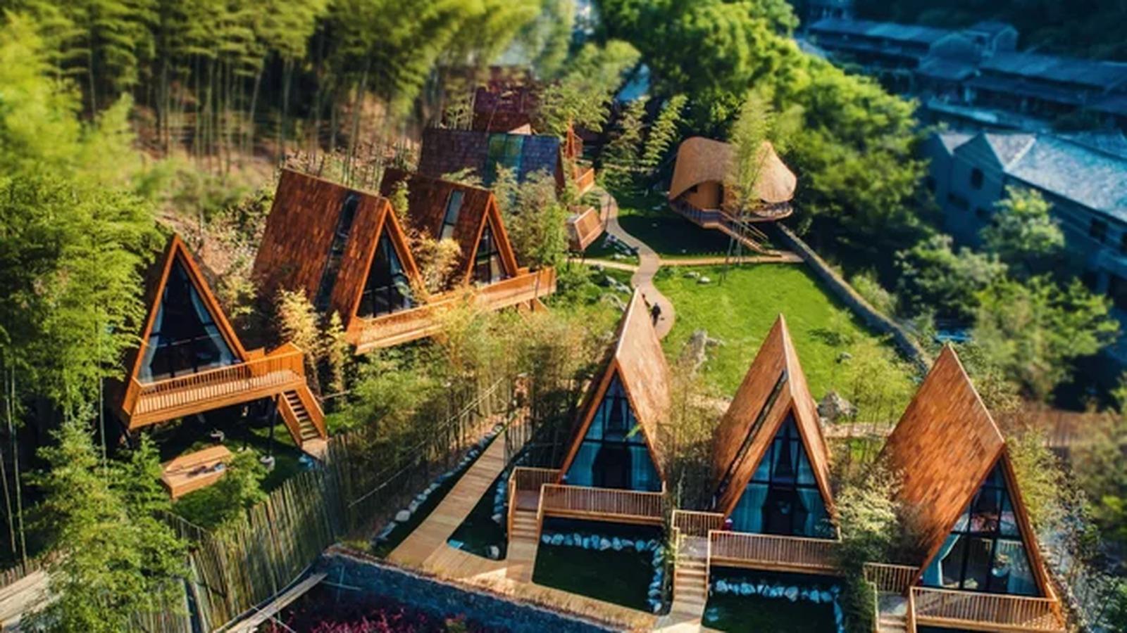 Shanghai: Yuyao Fairytale Village Private Day Trip 3
