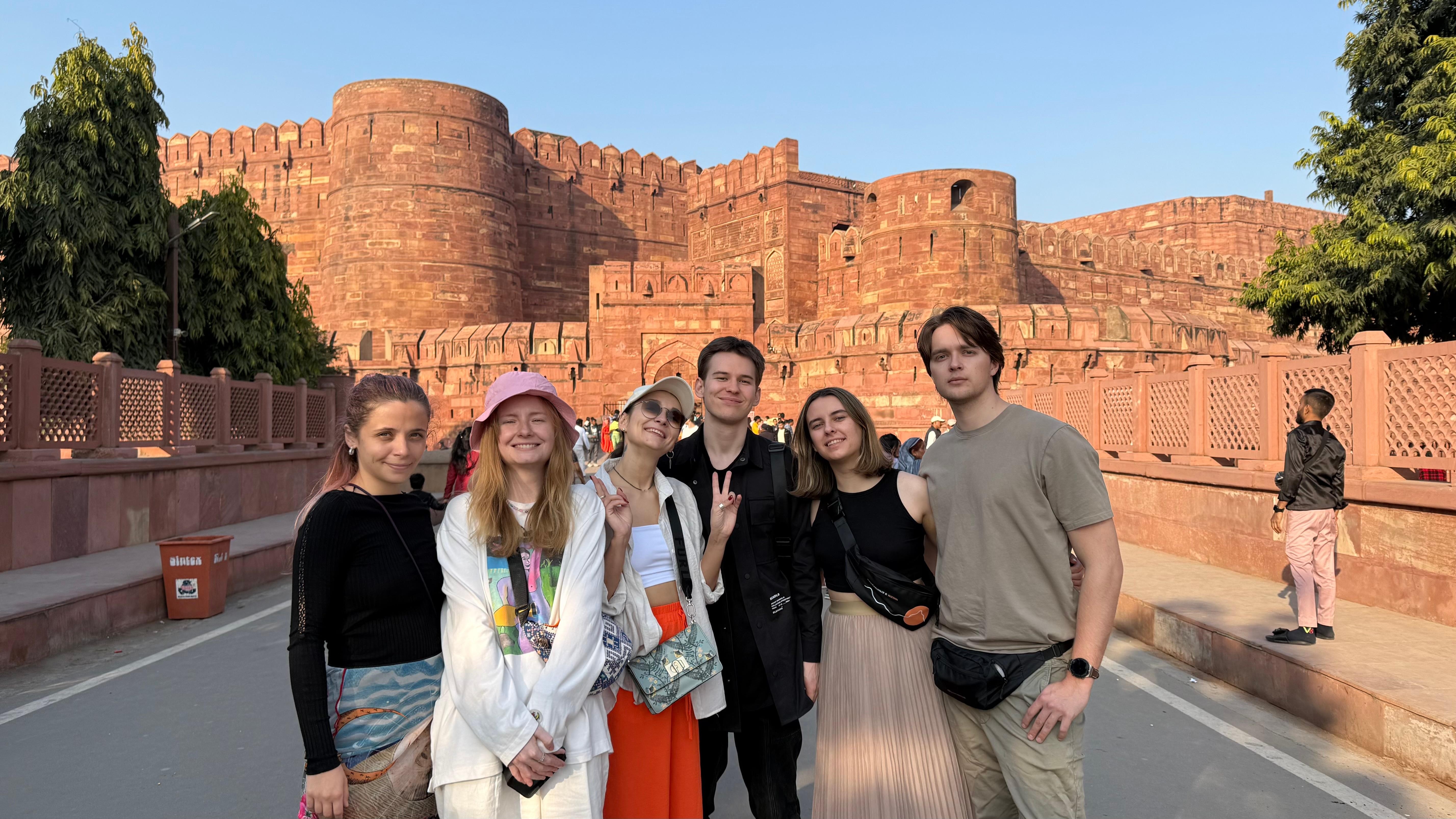 From Delhi: Private Agra Taj Mahal Tour with 5*Lunch 2