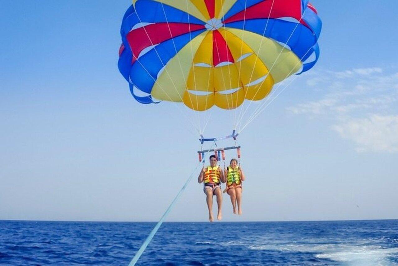From Malé: Parasailing with Round-Trip Speedboat Transfer 3