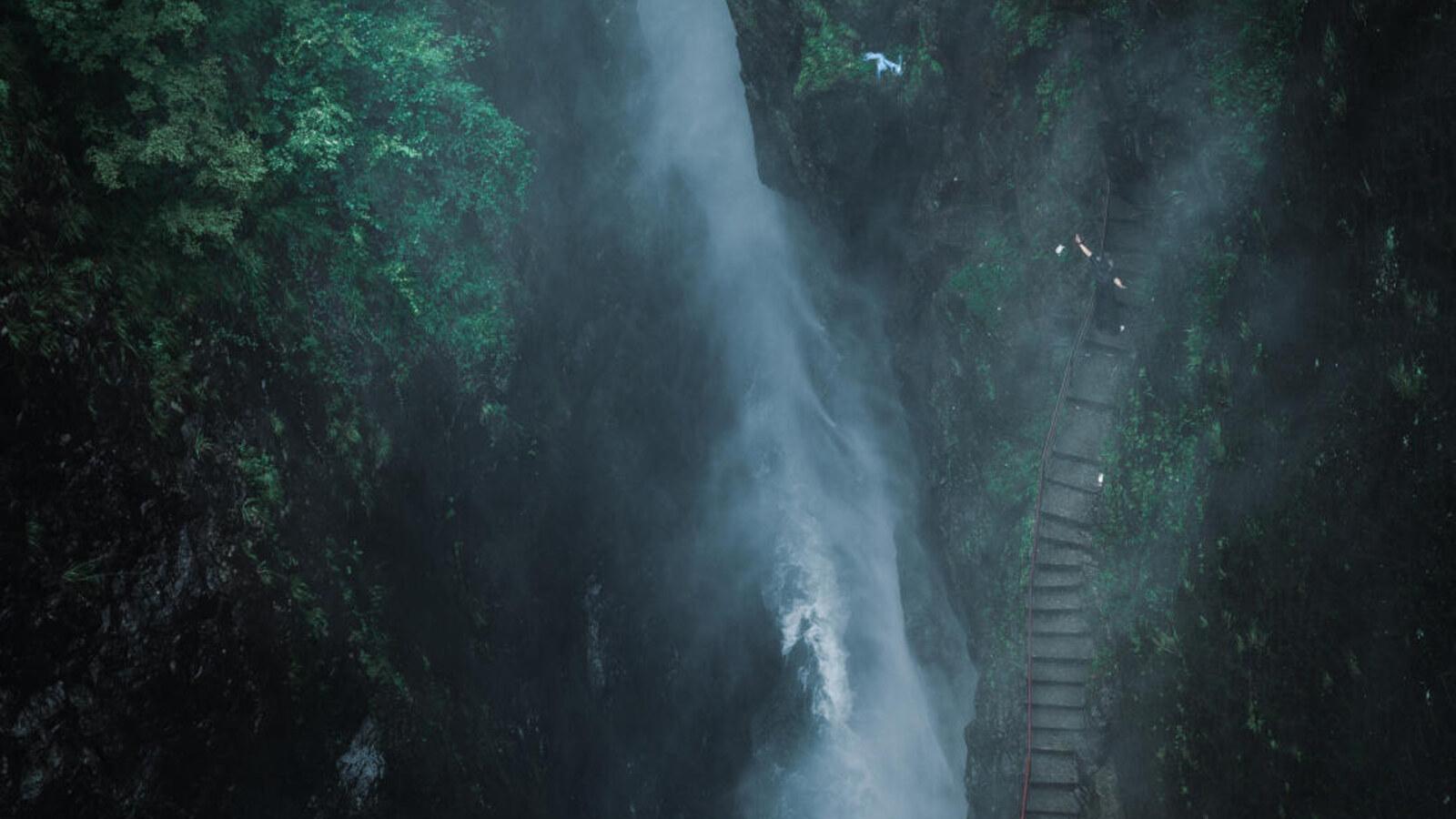 Hangzhou: Daye Valley Waterfalls Private Day Trip