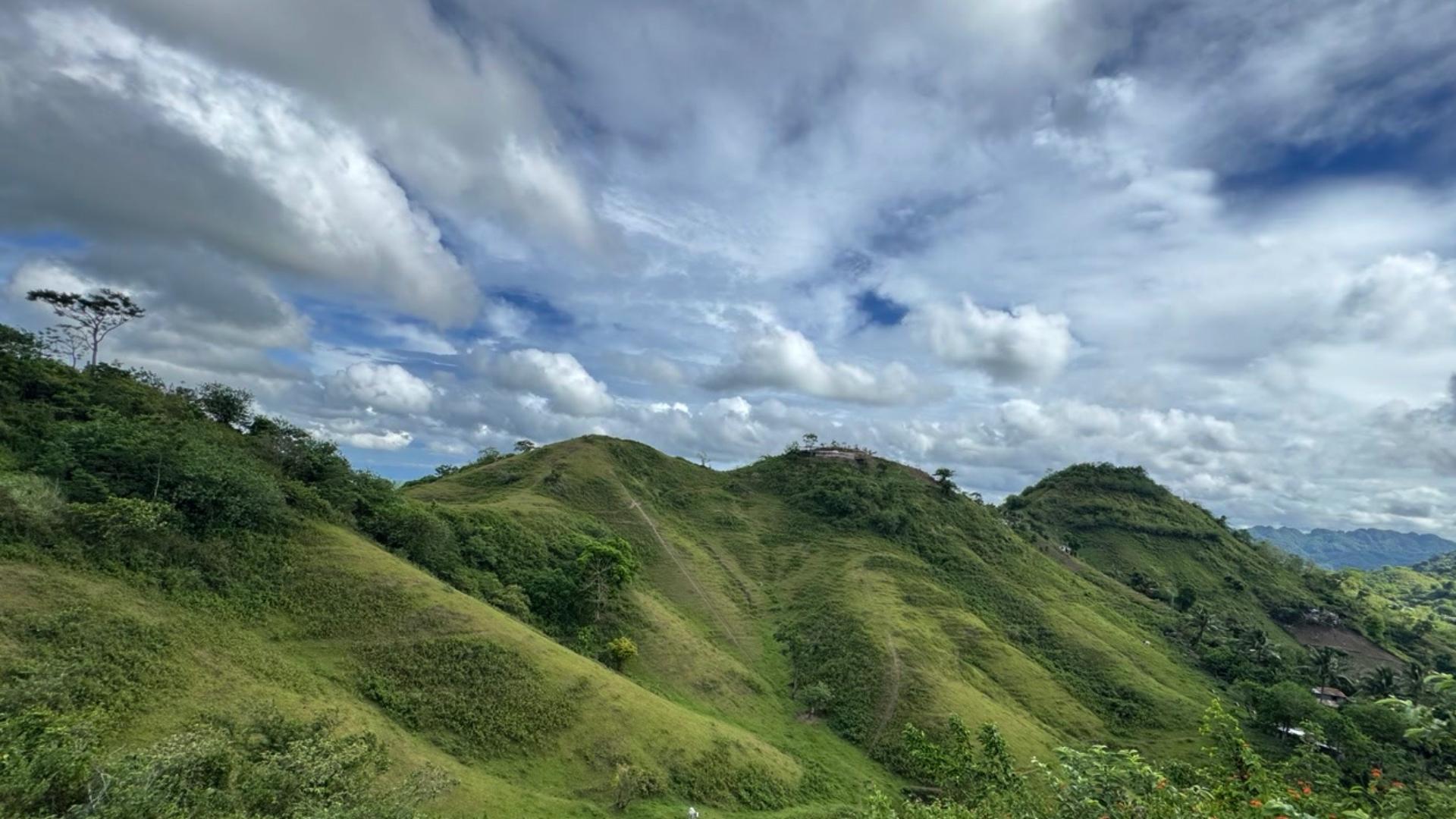 Cebu: Mount Naupa Hiking 360 degree mountain View 3