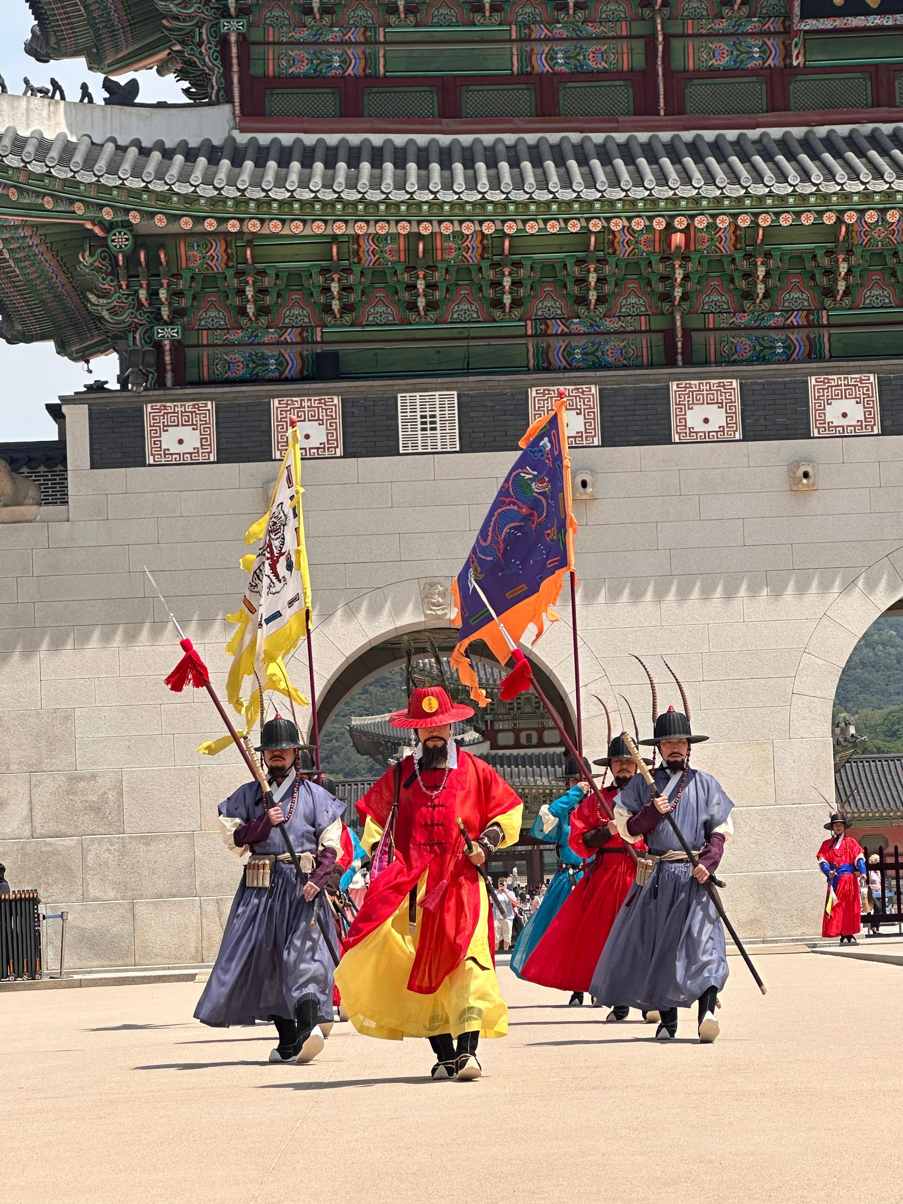 Seoul: Private Gyeongbokgung Palace & 1++ Hanwoo Dining Tour 3