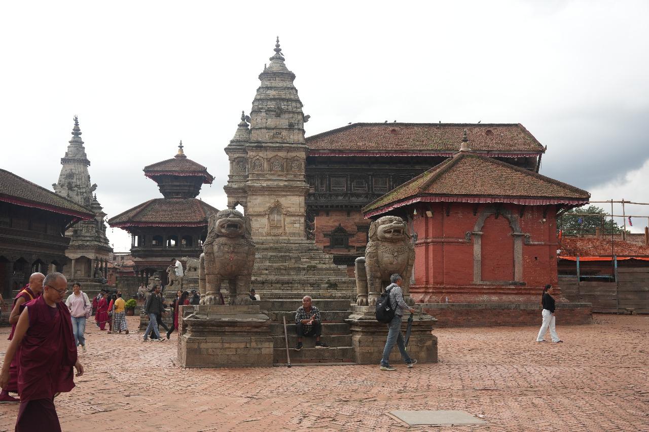 Bhaktapur: Visit 3+ Ponds, Durbarsquare & 5+ Food Testing 2