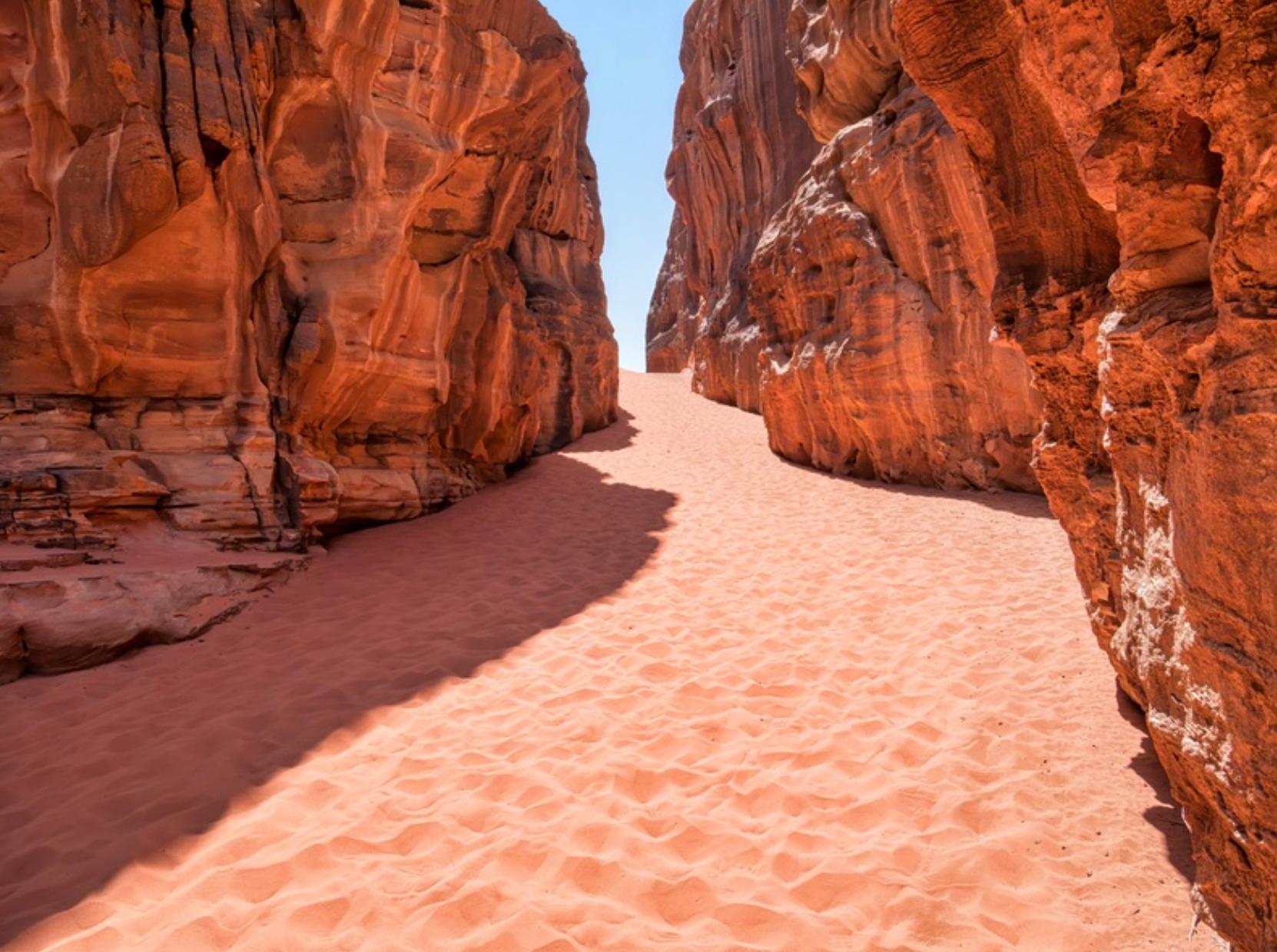 Wadi Rum: 4x4 Full-day Tour with Bedouin Guide and Sunset 2