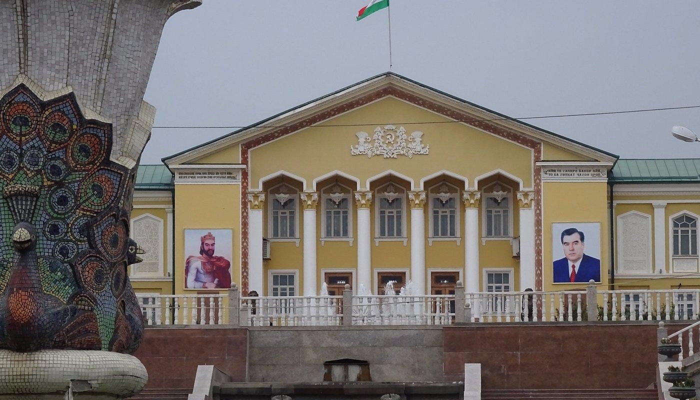 From Tashkent: Full-Day Cross-Border Tour to Khujand 3