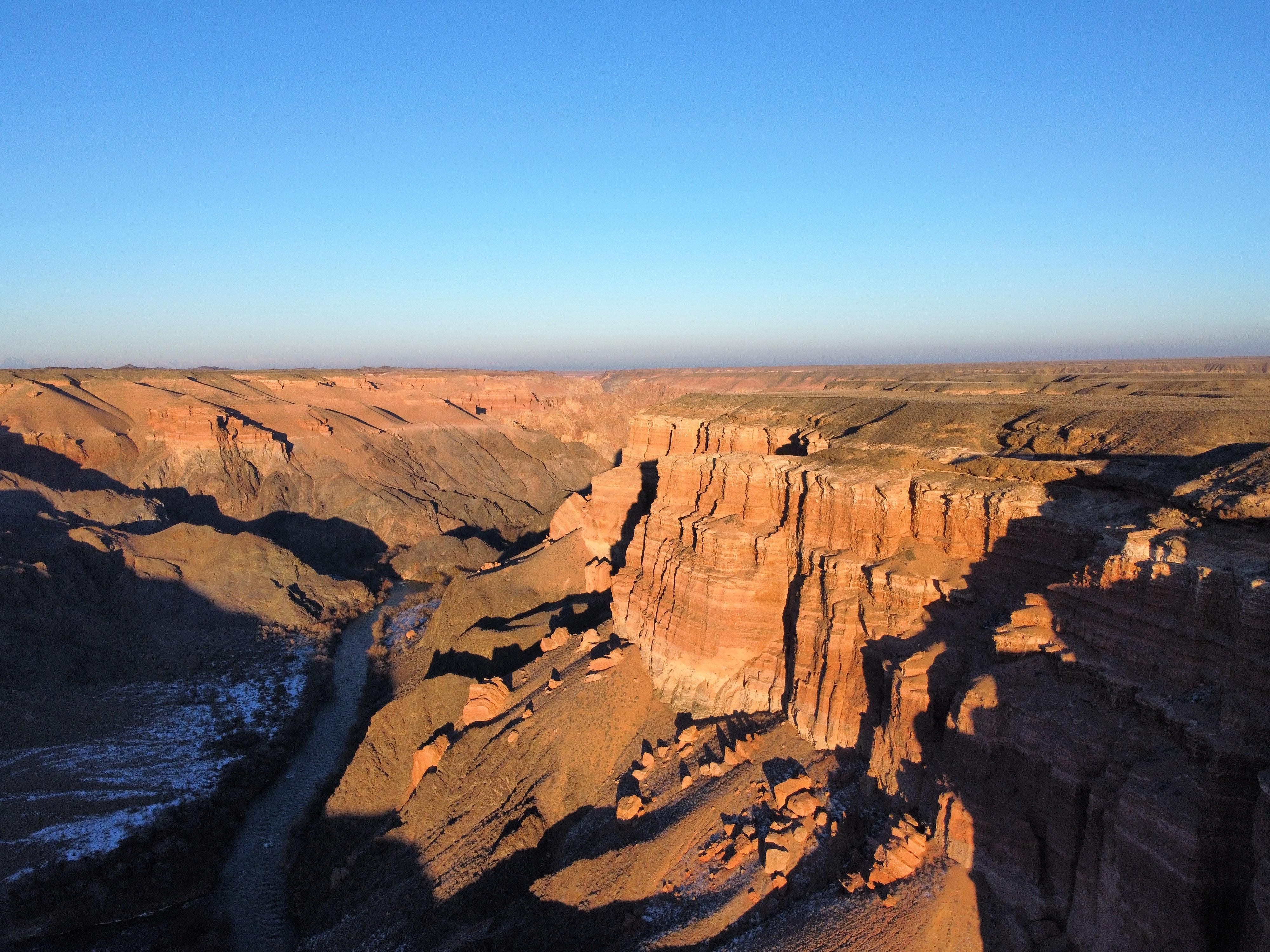 Charyn Canyon Adventure — Off-Trail Hiking Experience 2