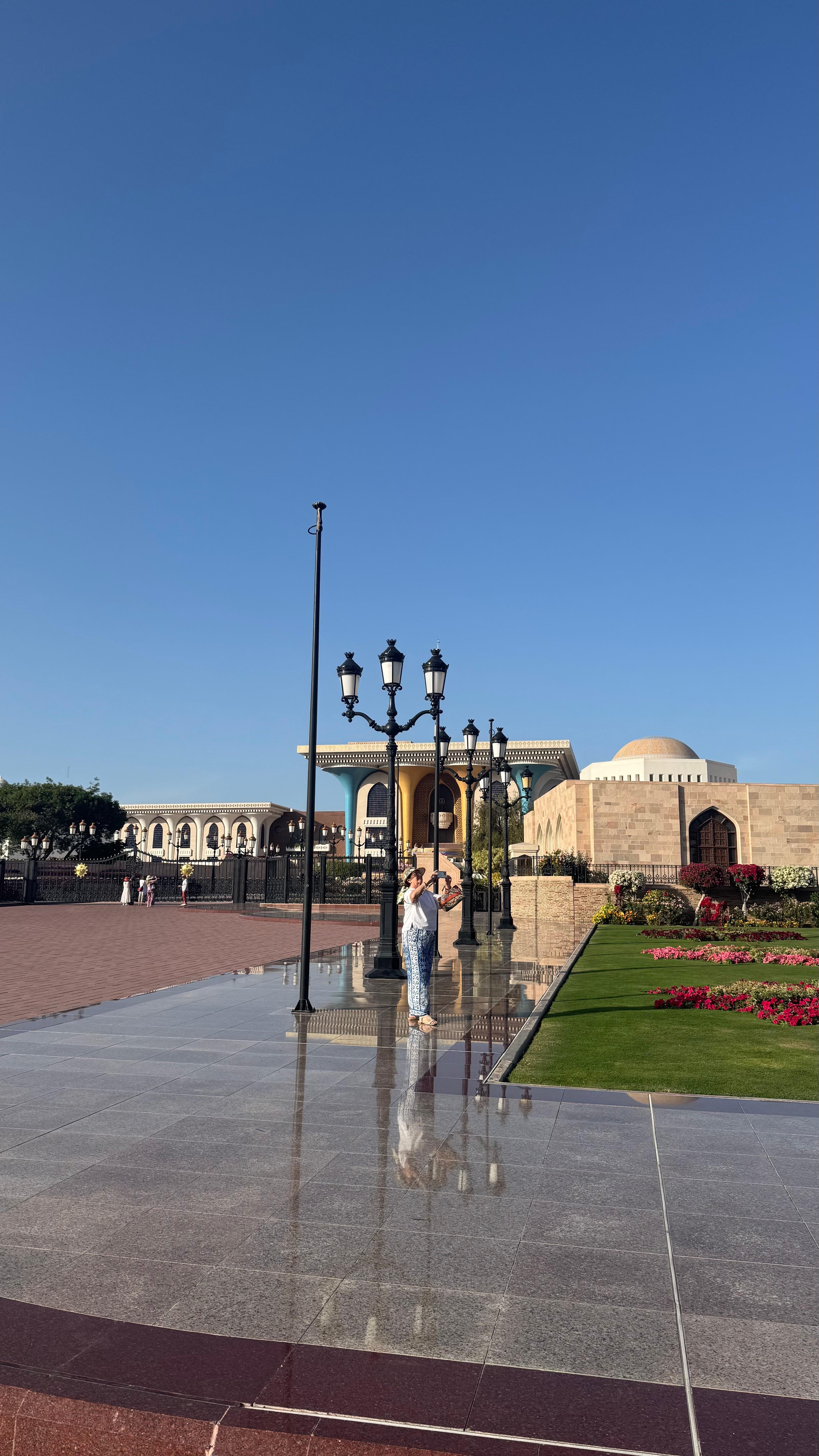 Muscat at Night – Opera, Souq & History in German 2