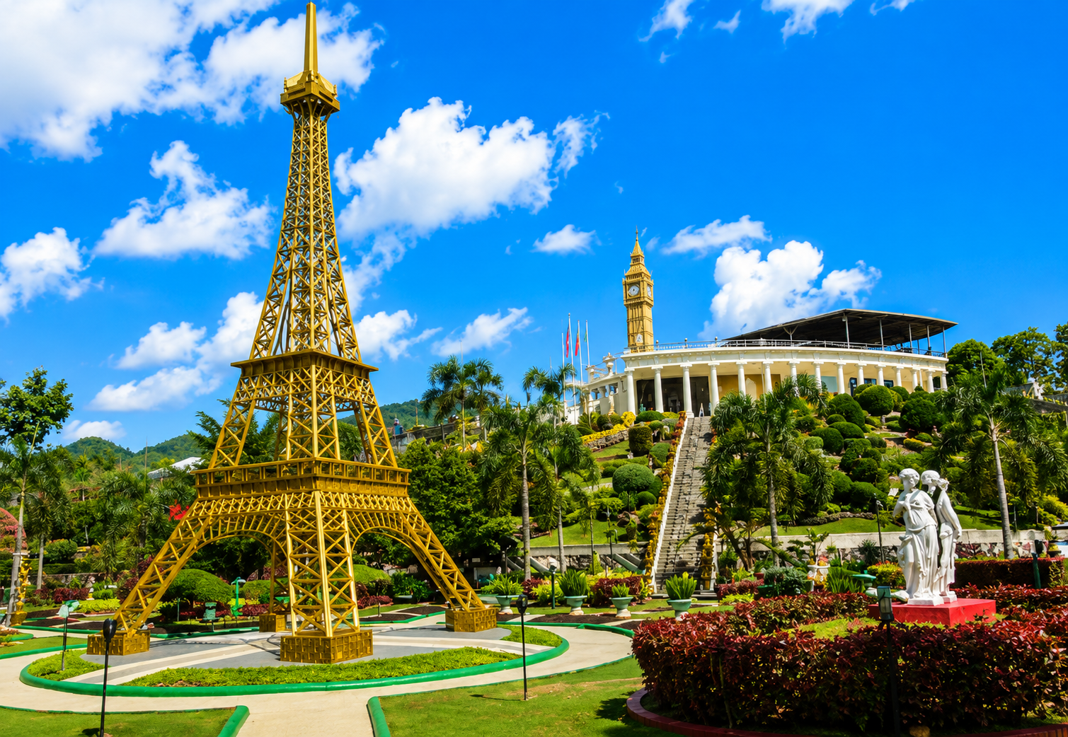 Bohol: Private World Landmarks Photo Tour with Transfer
