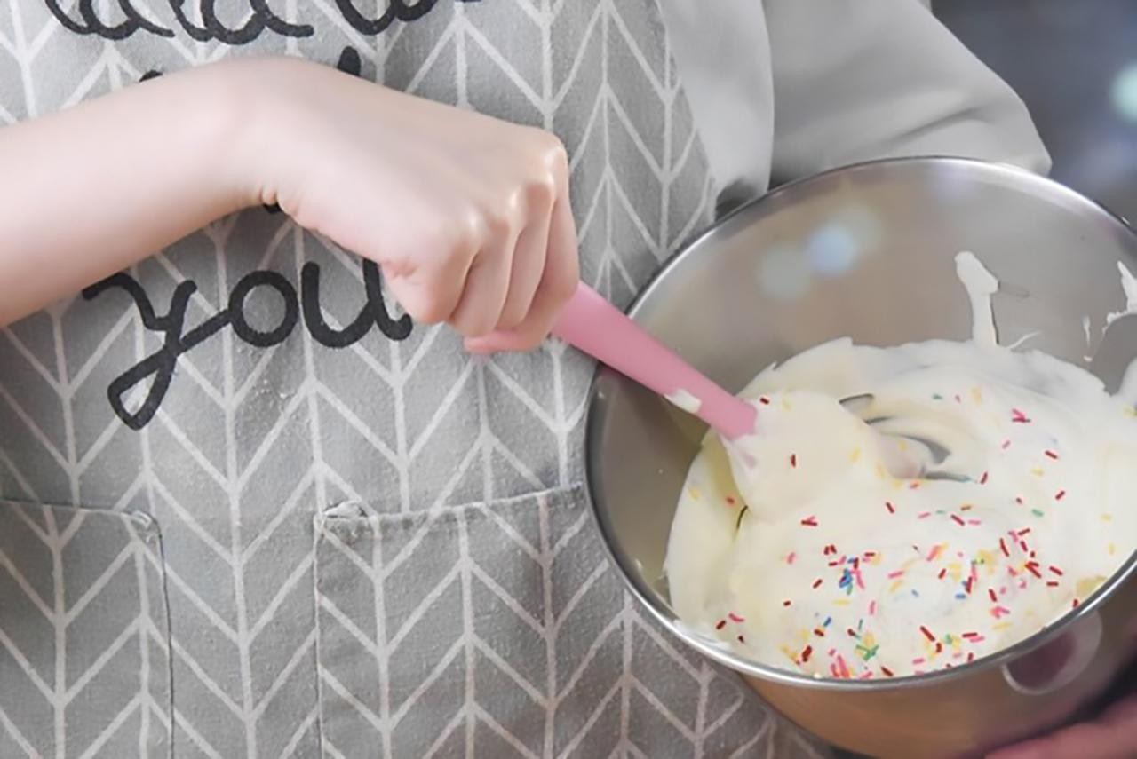 Hong Kong: DIY Baking Workshop - Sakura Peach Cake Roll 3