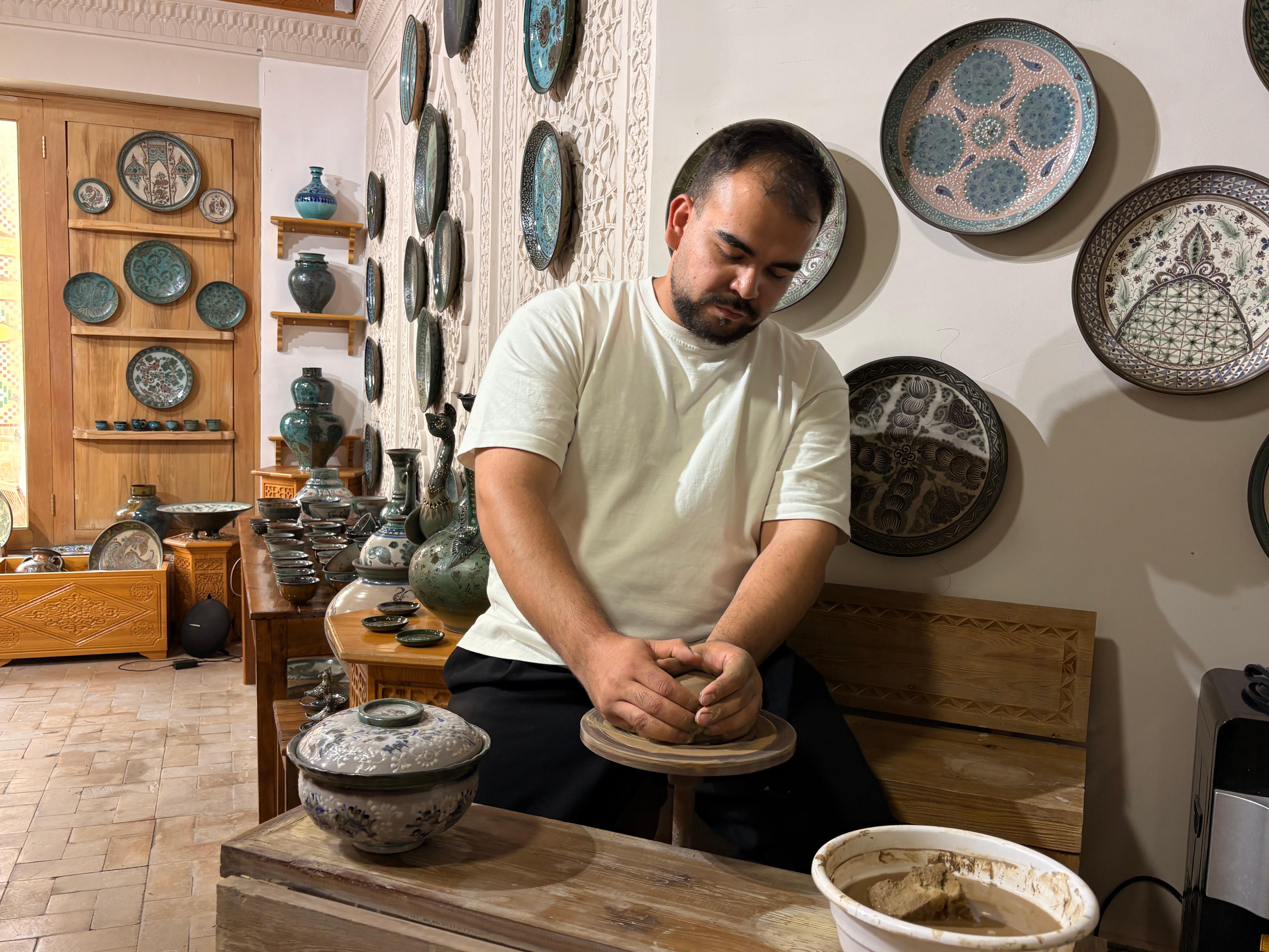 Samarkand: Traditional Pottery Workshop with Master Artisan