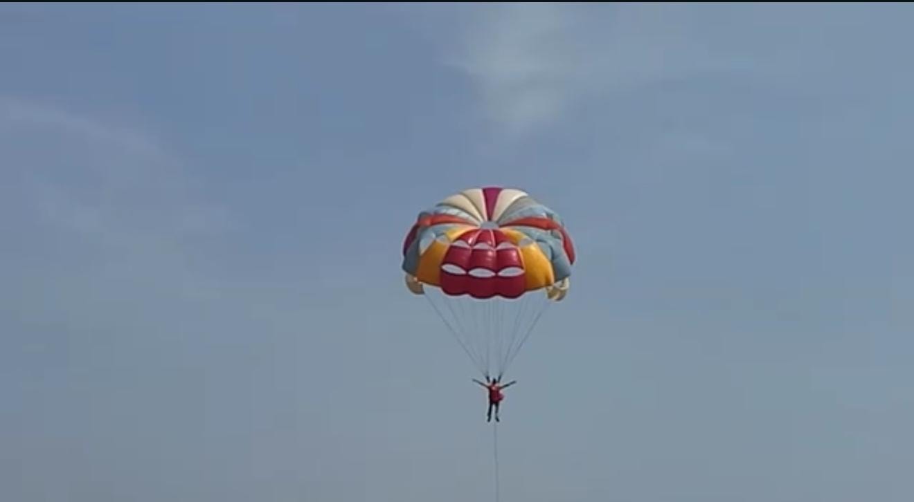 Doha: Parasailing Adventure Over the Arabian Gulf 3