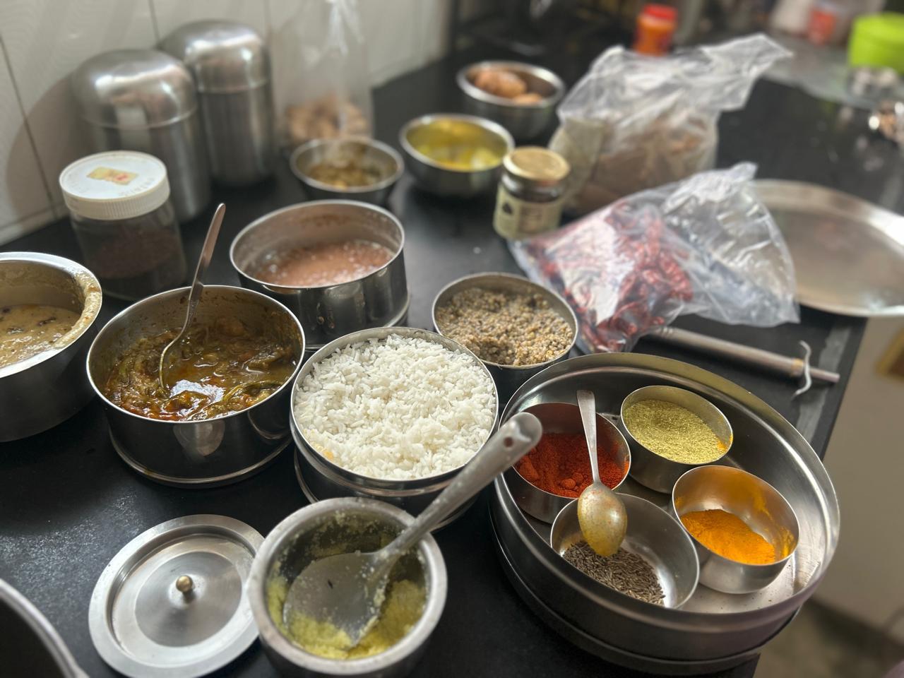 Jaipur: Rajasthani Food Cooking Experience with Local Family