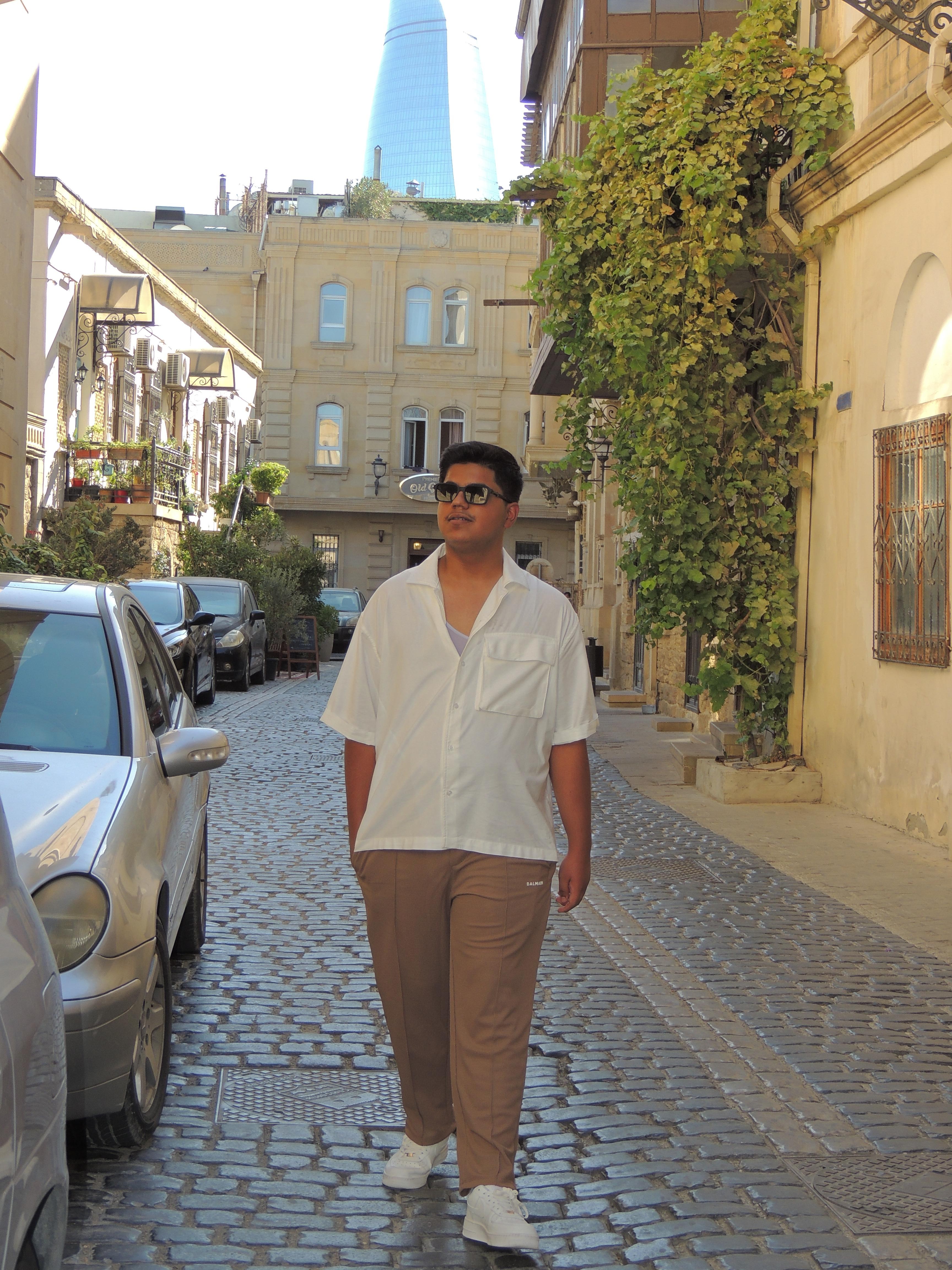 Baku: Private Photoshoot at Iconic Landmarks 2