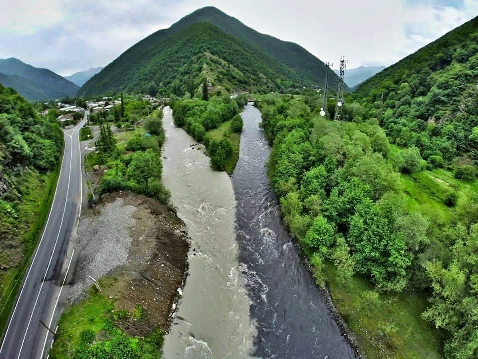 From Tbilisi: Kazbegi and Gudauri Guided Day Trip 2