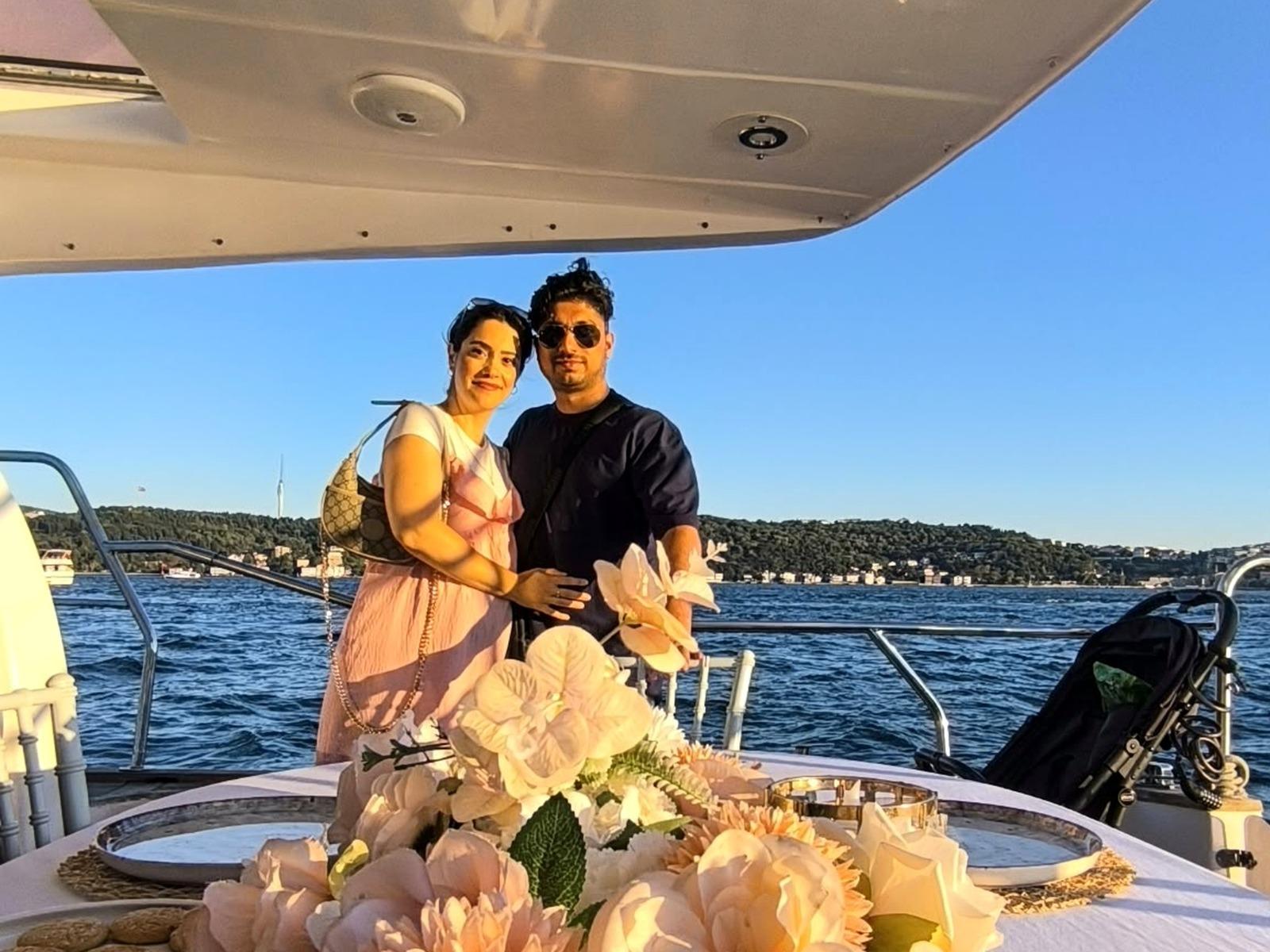 Istanbul: Bosphorus Sunset Yacht Tour With Guide & Snacks 2