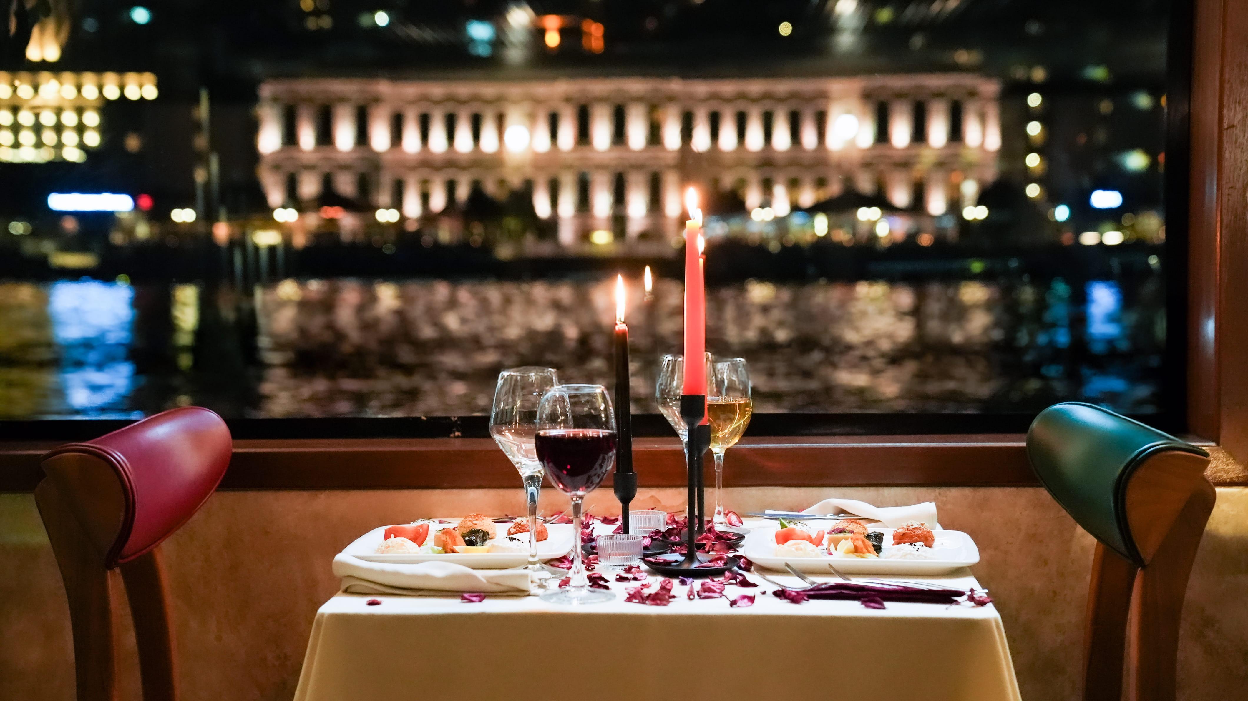 Istanbul: Bosphorus Dinner Cruise & Turkish Night & Pickup 2
