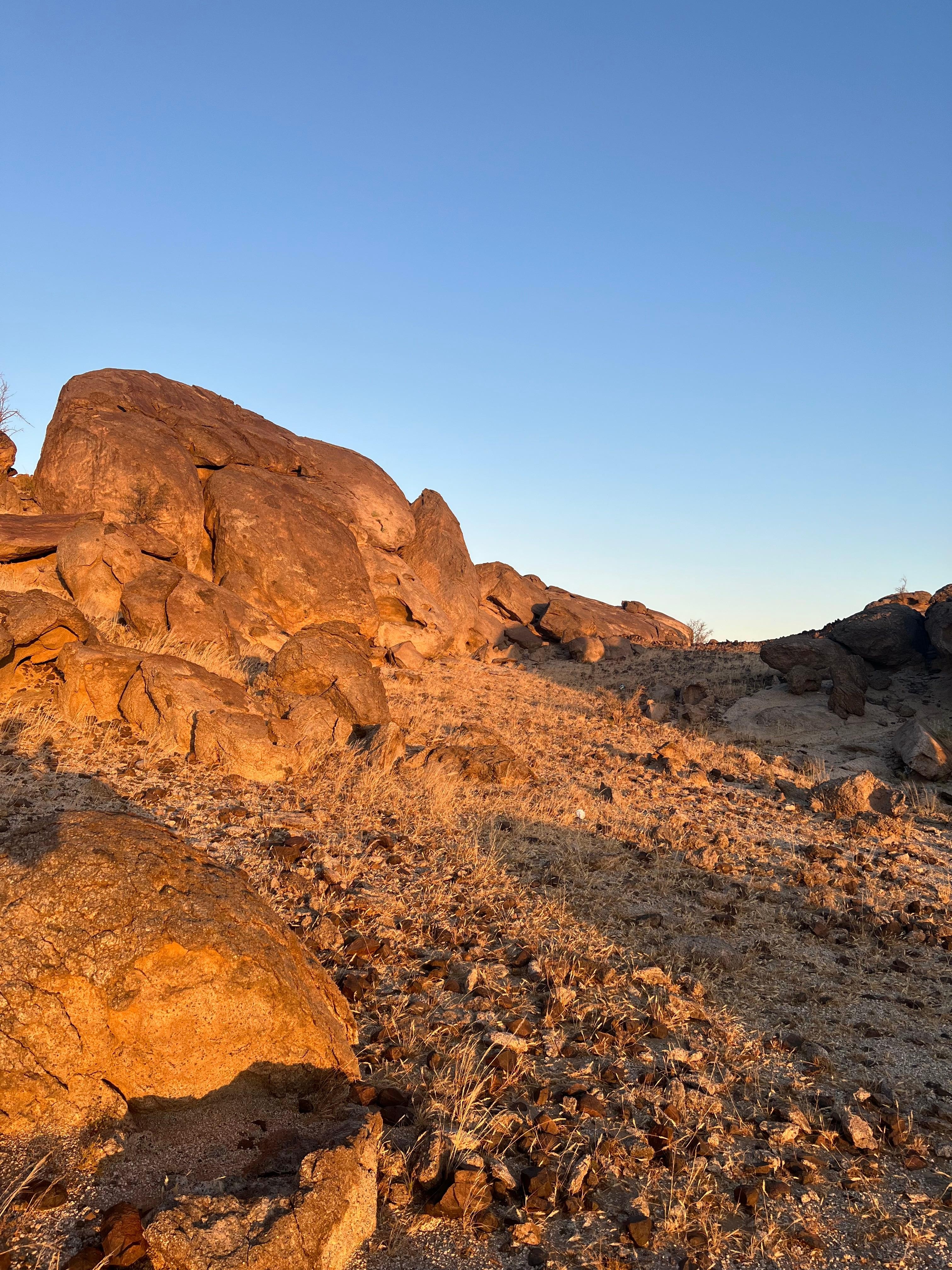 From Jeddah: Moon Valley Guided Hike with Meditation
